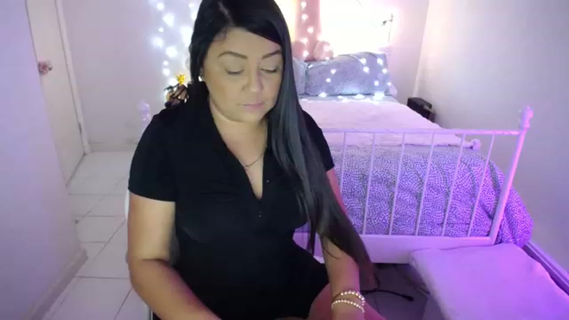 Gallery image thumbnail from DANIIITITIS's myfreecams stream on, 03/16/2023, 16:19 image 17 of 20