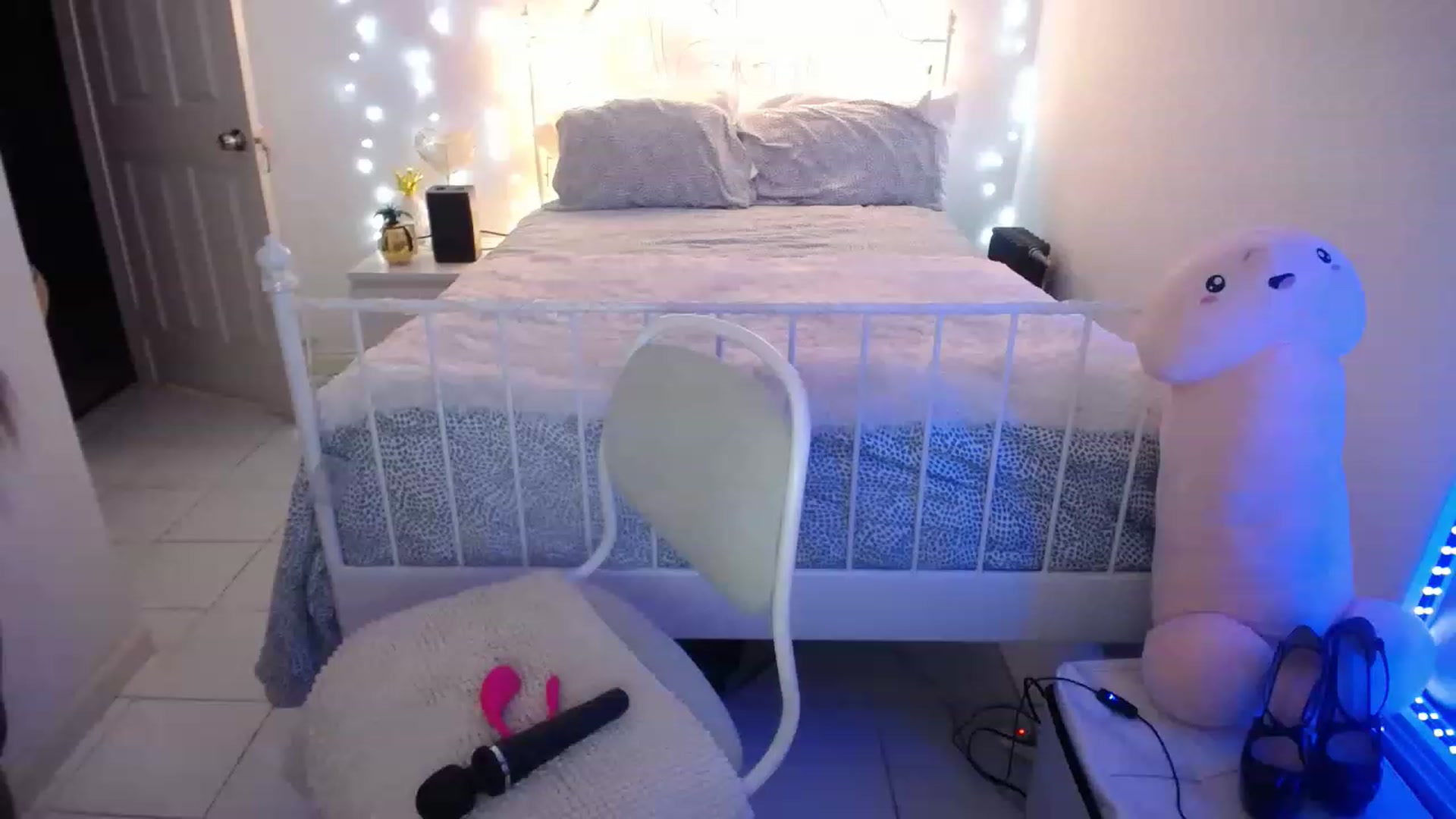 Gallery image thumbnail from DANIIITITIS's myfreecams stream on, 04/16/2023, 13:03 image 3 of 20