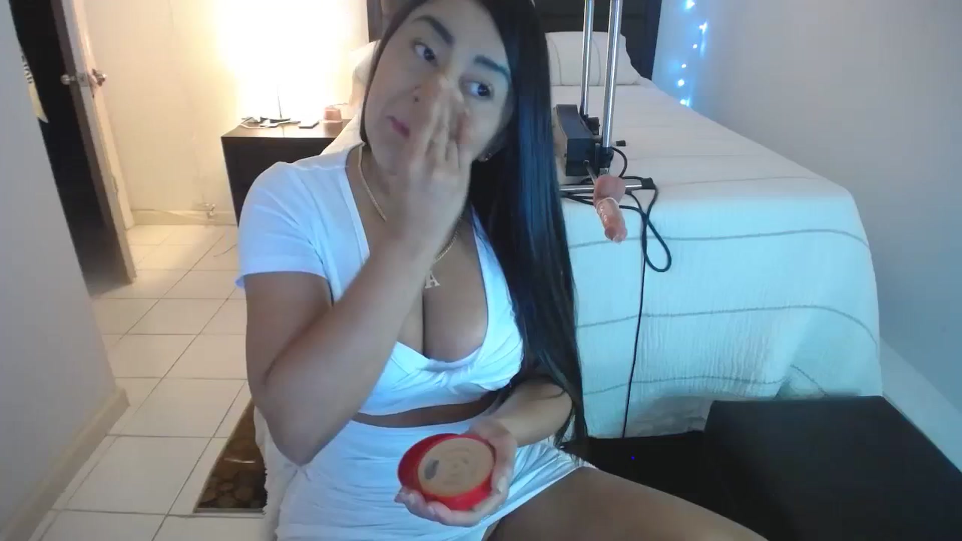 Gallery image thumbnail from DANIIITITIS's myfreecams stream on, 09/01/2023, 14:17 image 17 of 20