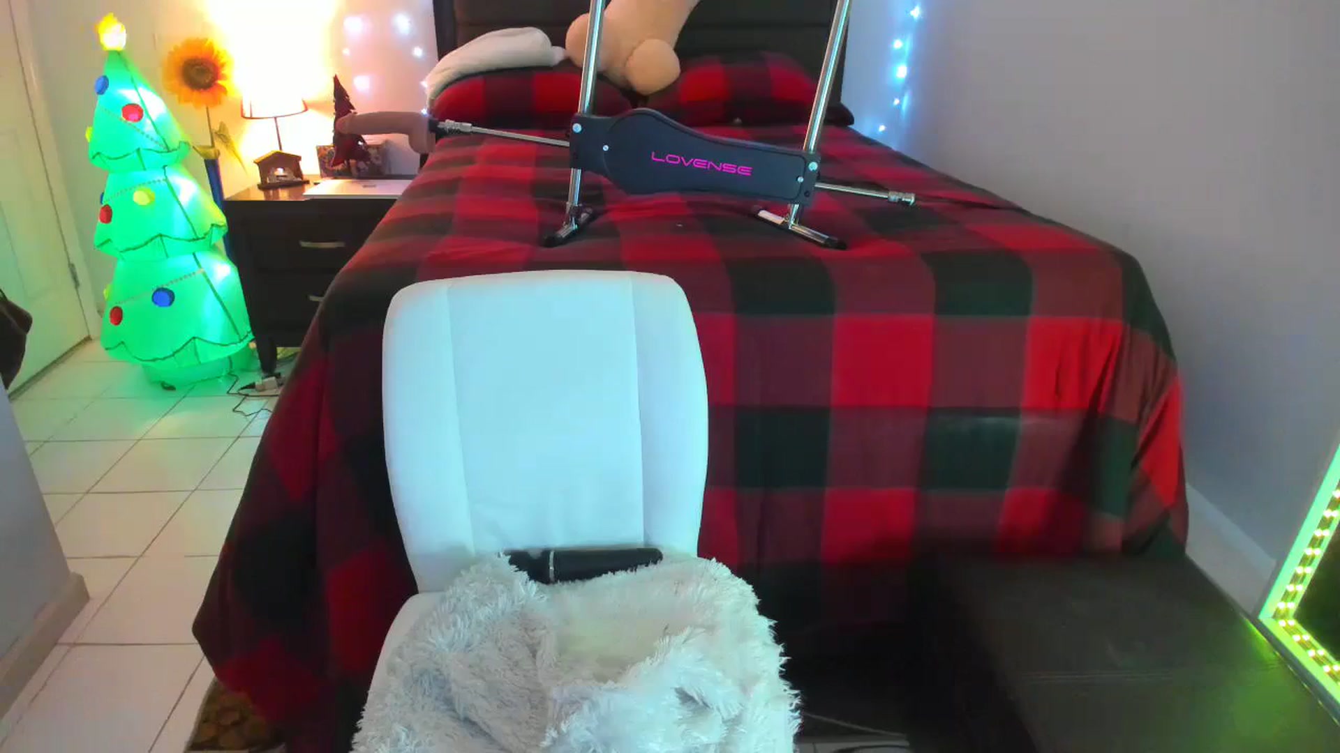 Gallery image thumbnail from DANIIITITIS's myfreecams stream on, 12/15/2023, 13:11 image 14 of 20