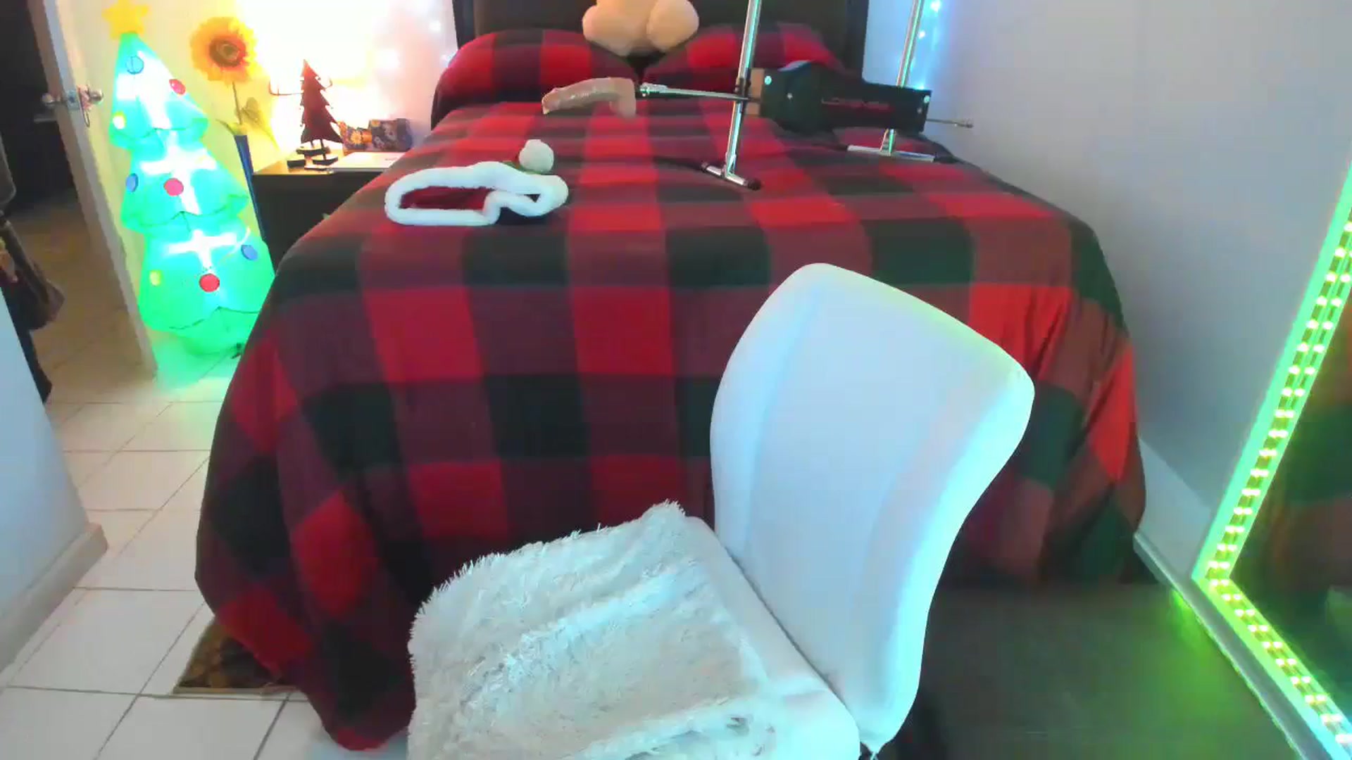 Gallery image thumbnail from DANIIITITIS's myfreecams stream on, 12/22/2023, 13:12 image 20 of 20