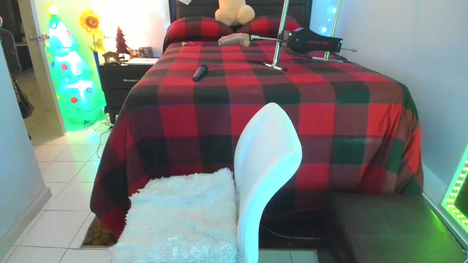 Gallery image thumbnail from DANIIITITIS's myfreecams stream on, 12/22/2023, 16:31 image 5 of 20