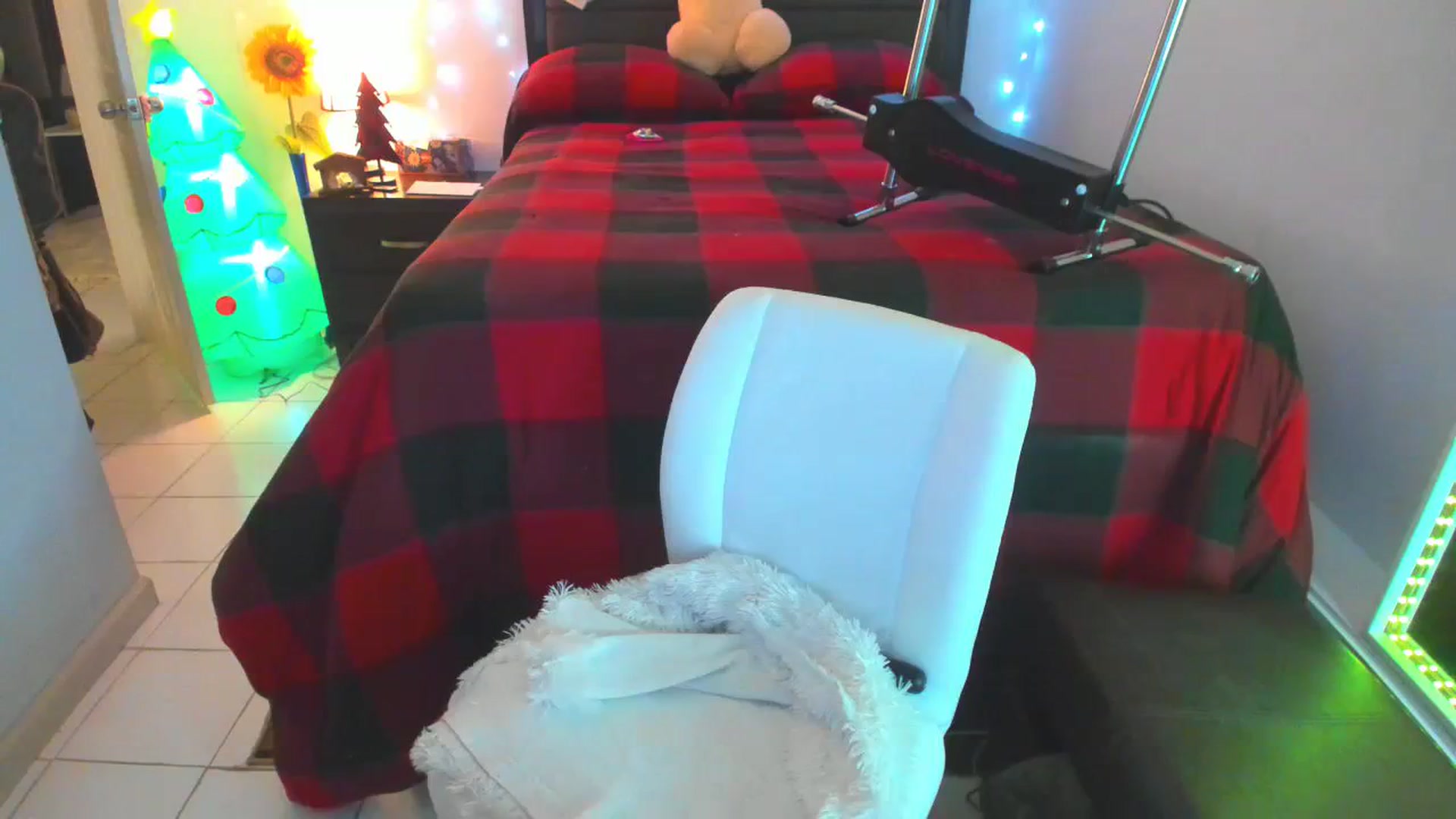 Gallery image thumbnail from DANIIITITIS's myfreecams stream on, 12/22/2023, 17:19 image 19 of 20
