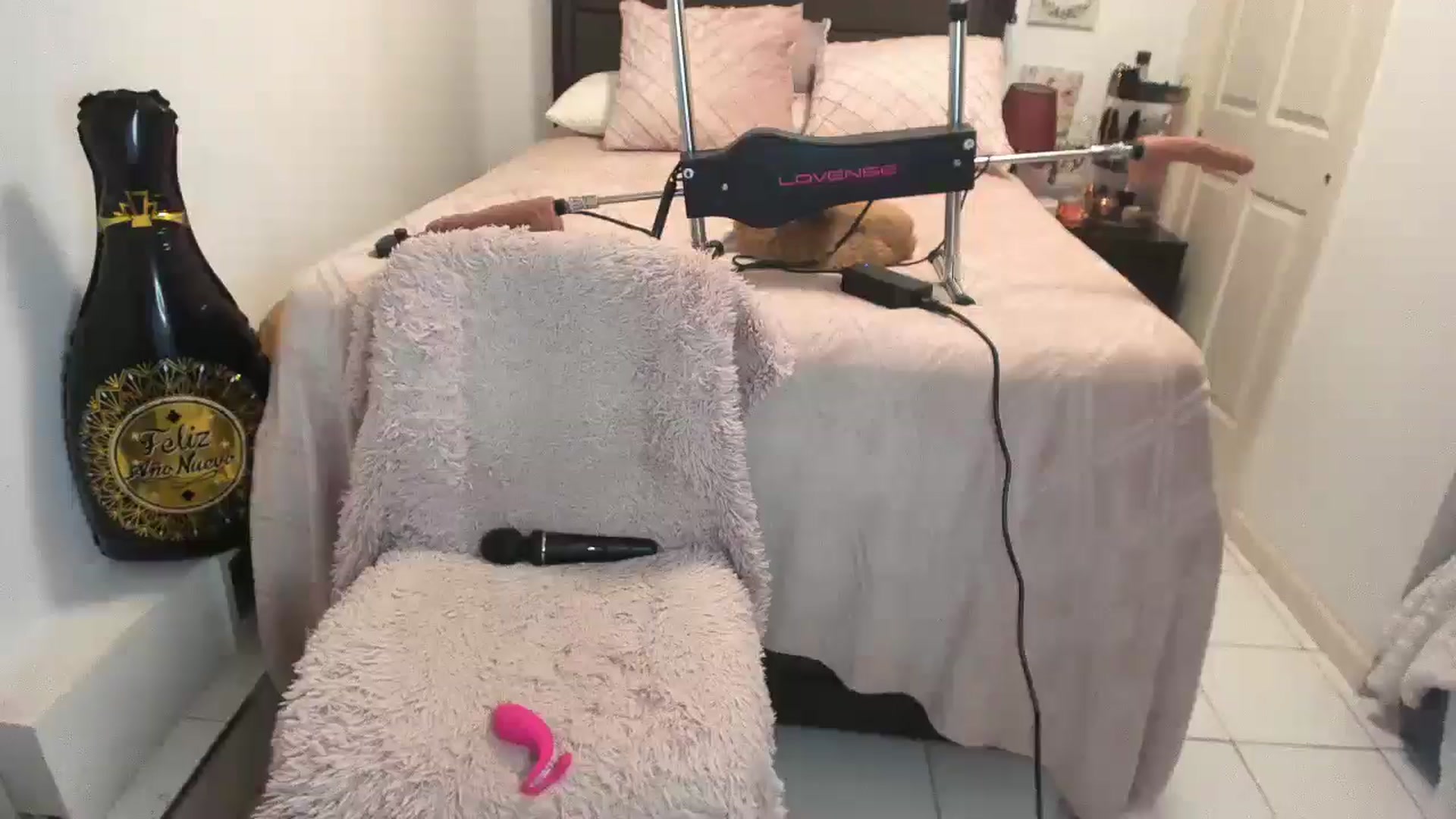 Gallery image thumbnail from DANIIITITIS's myfreecams stream on, 01/04/2026, 12:19 image 19 of 20