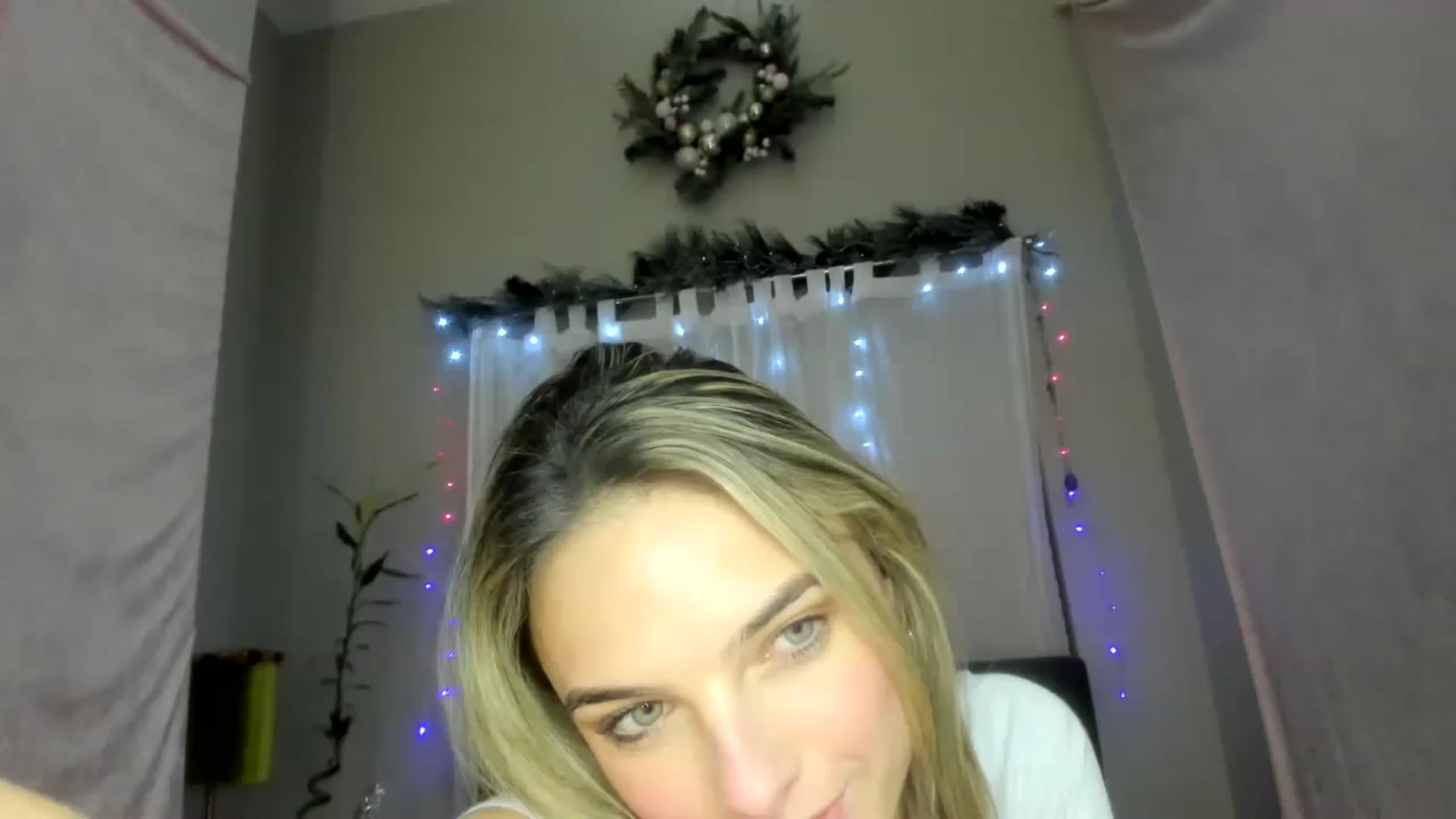 Gallery image thumbnail from DDelightful69's myfreecams stream on, 12/05/2022, 06:56 image 3 of 20