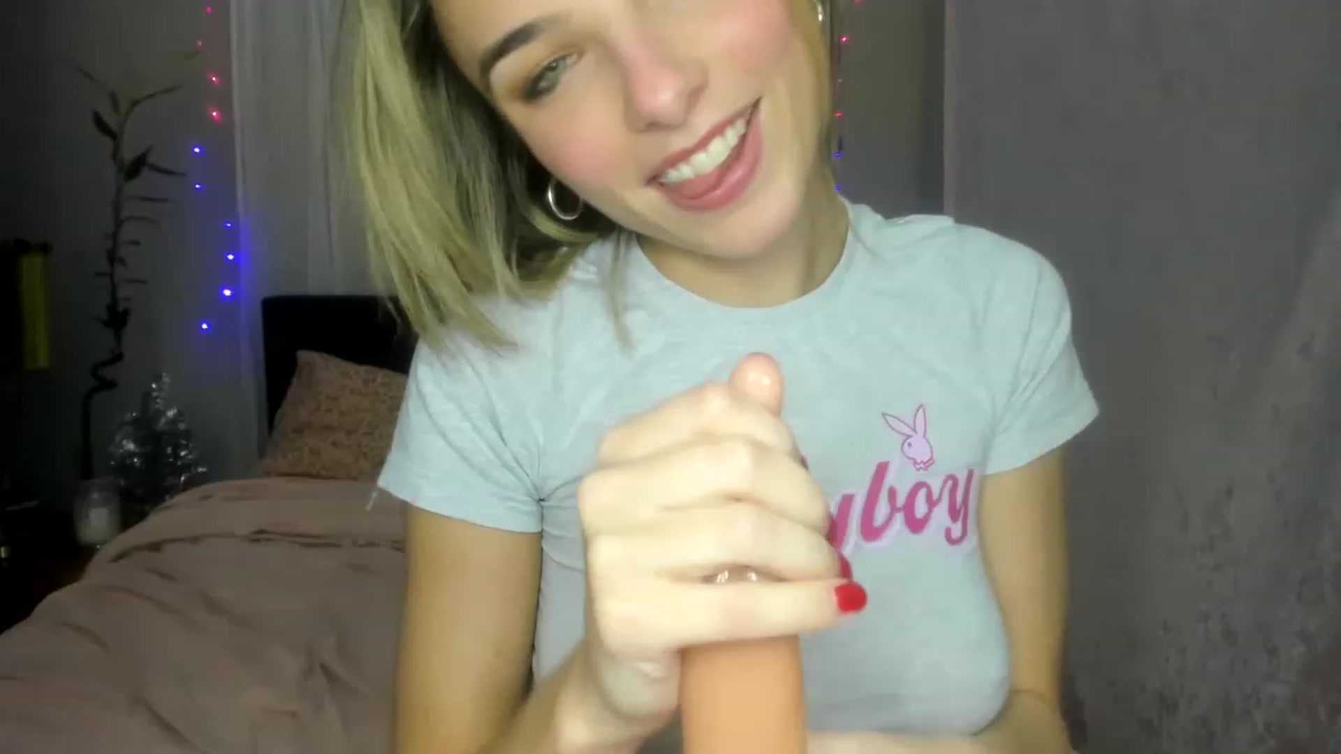 Gallery image thumbnail from DDelightful69's myfreecams stream on, 12/05/2022, 08:11 image 16 of 20