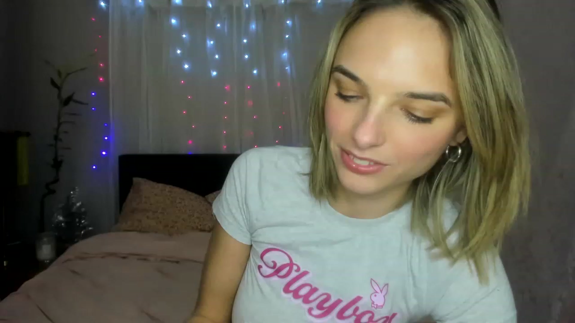 Gallery image thumbnail from DDelightful69's myfreecams stream on, 12/05/2022, 08:11 image 5 of 20