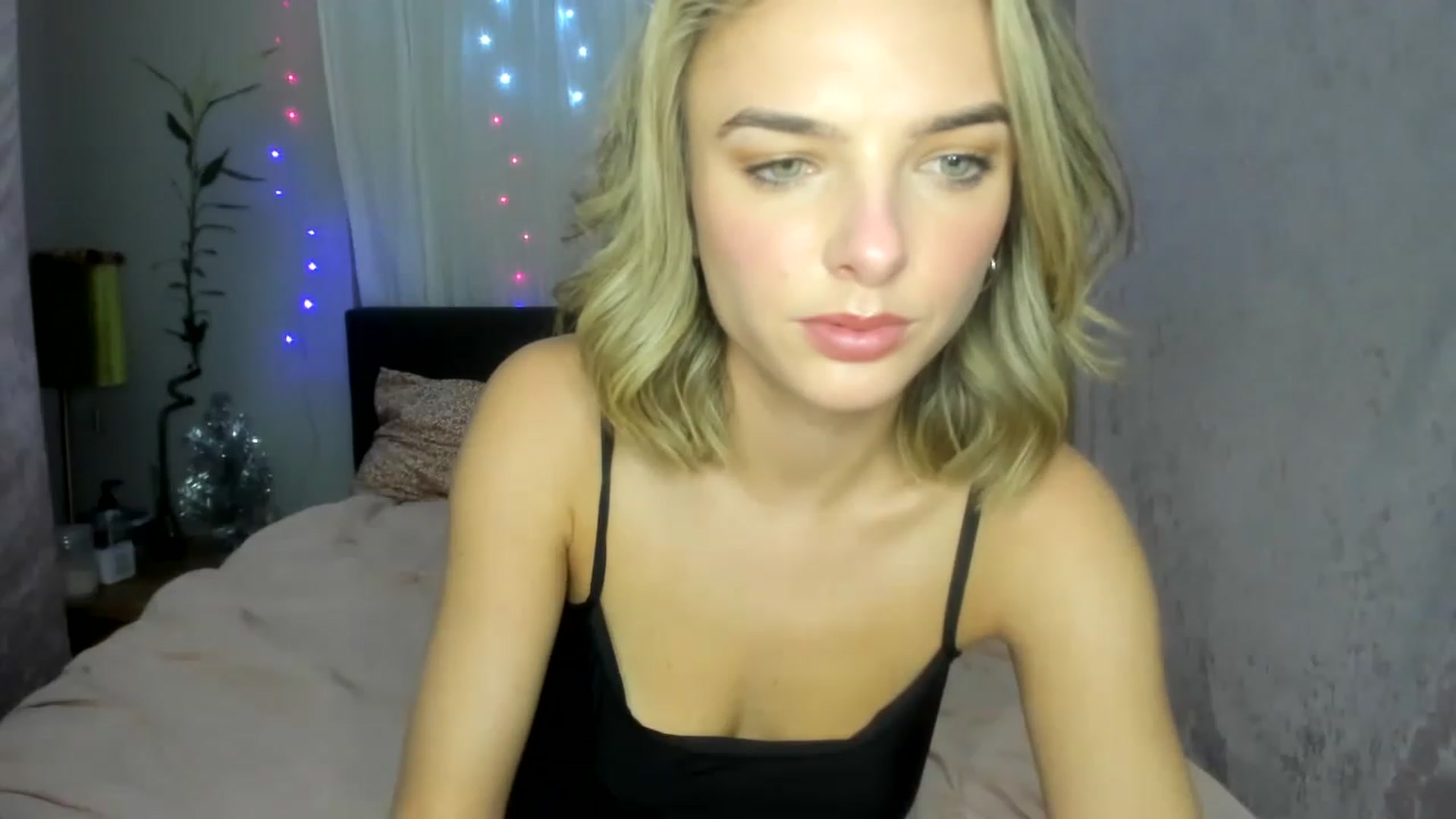 Gallery image thumbnail from DDelightful69's myfreecams stream on, 12/06/2022, 06:08 image 12 of 20