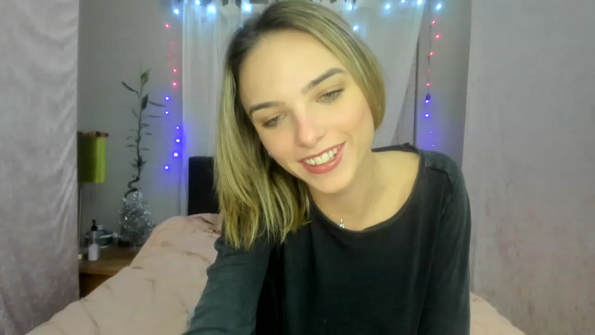 Gallery image thumbnail from DDelightful69's myfreecams stream on, 12/15/2022, 07:34 image 1 of 20