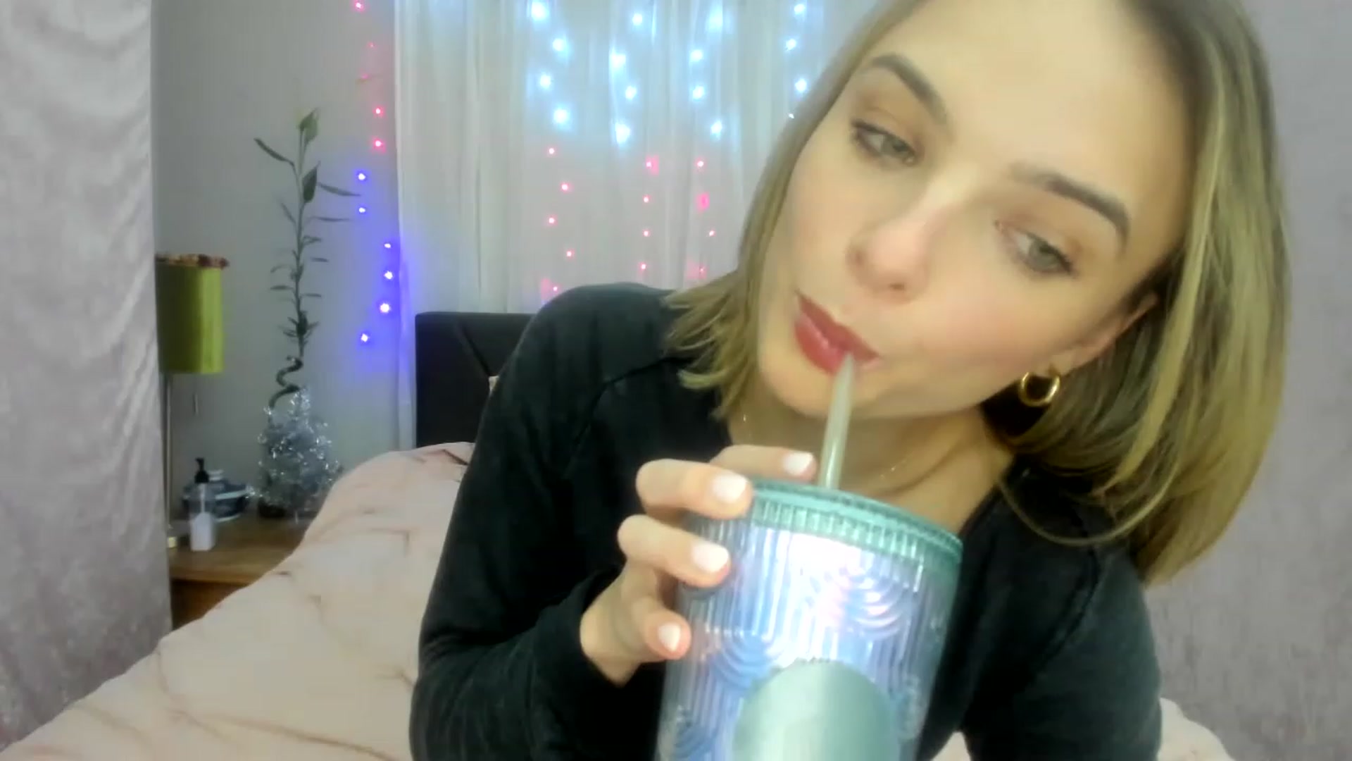 Gallery image thumbnail from DDelightful69's myfreecams stream on, 12/15/2022, 07:34 image 11 of 20