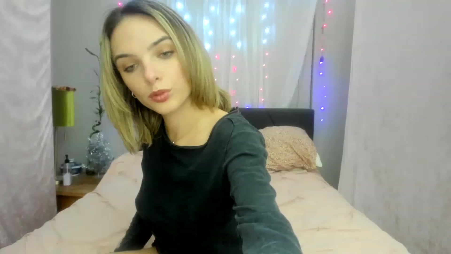 Gallery image thumbnail from DDelightful69's myfreecams stream on, 12/15/2022, 07:34 image 5 of 20