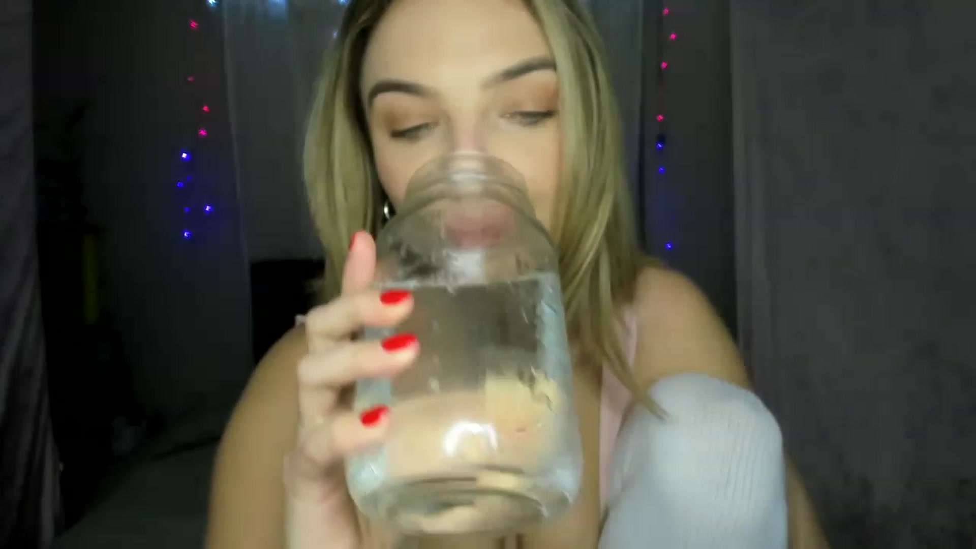 Gallery image thumbnail from DDelightful69's myfreecams stream on, 03/16/2023, 01:58 image 16 of 20