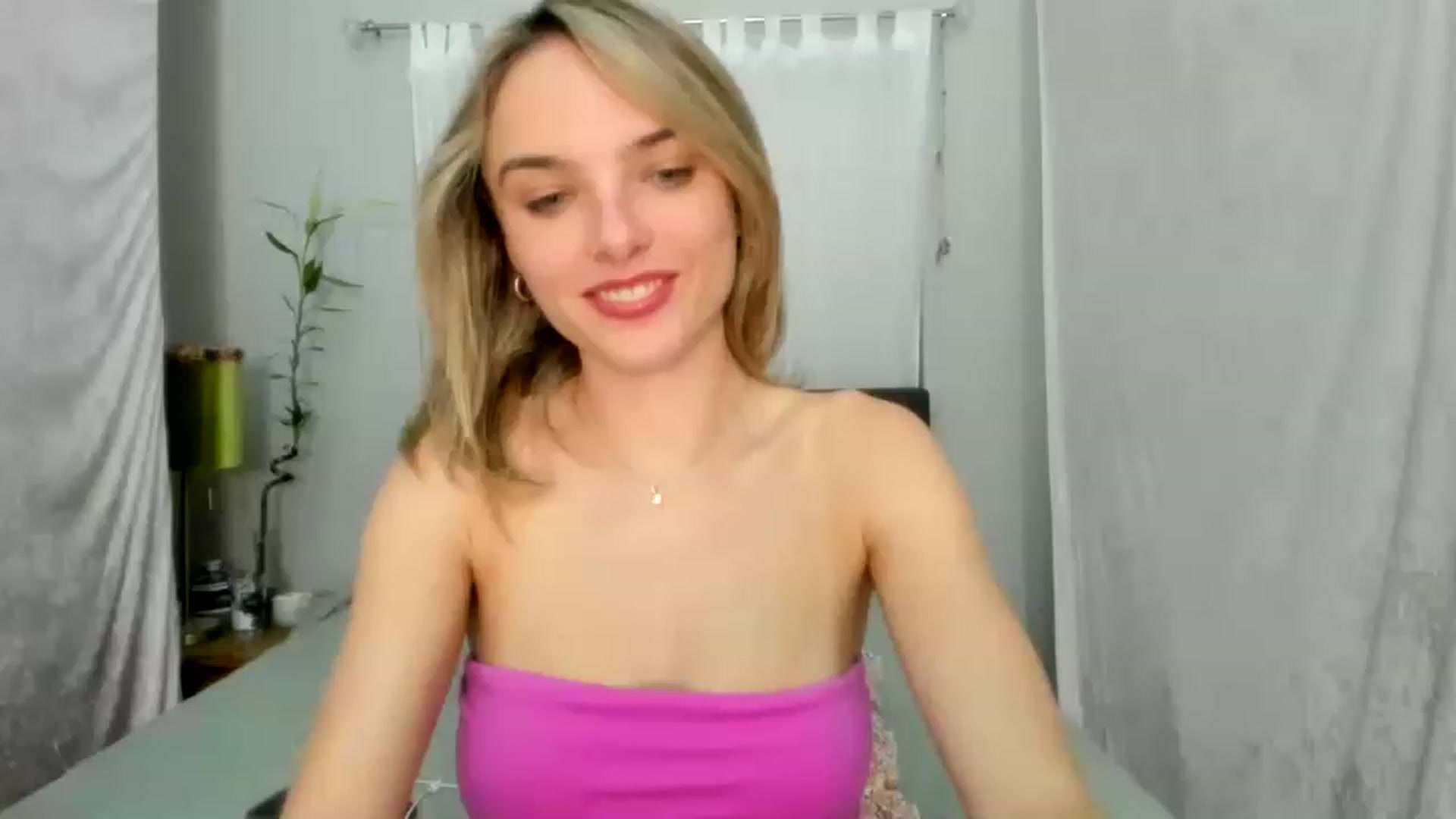 Gallery image thumbnail from DDelightful69's myfreecams stream on, 06/05/2023, 04:32 image 1 of 20