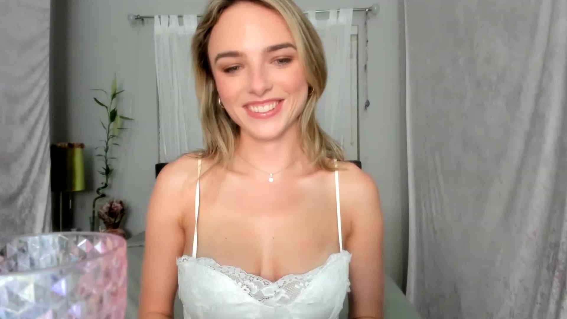 Gallery image thumbnail from DDelightful69's myfreecams stream on, 06/13/2023, 04:32 image 13 of 20