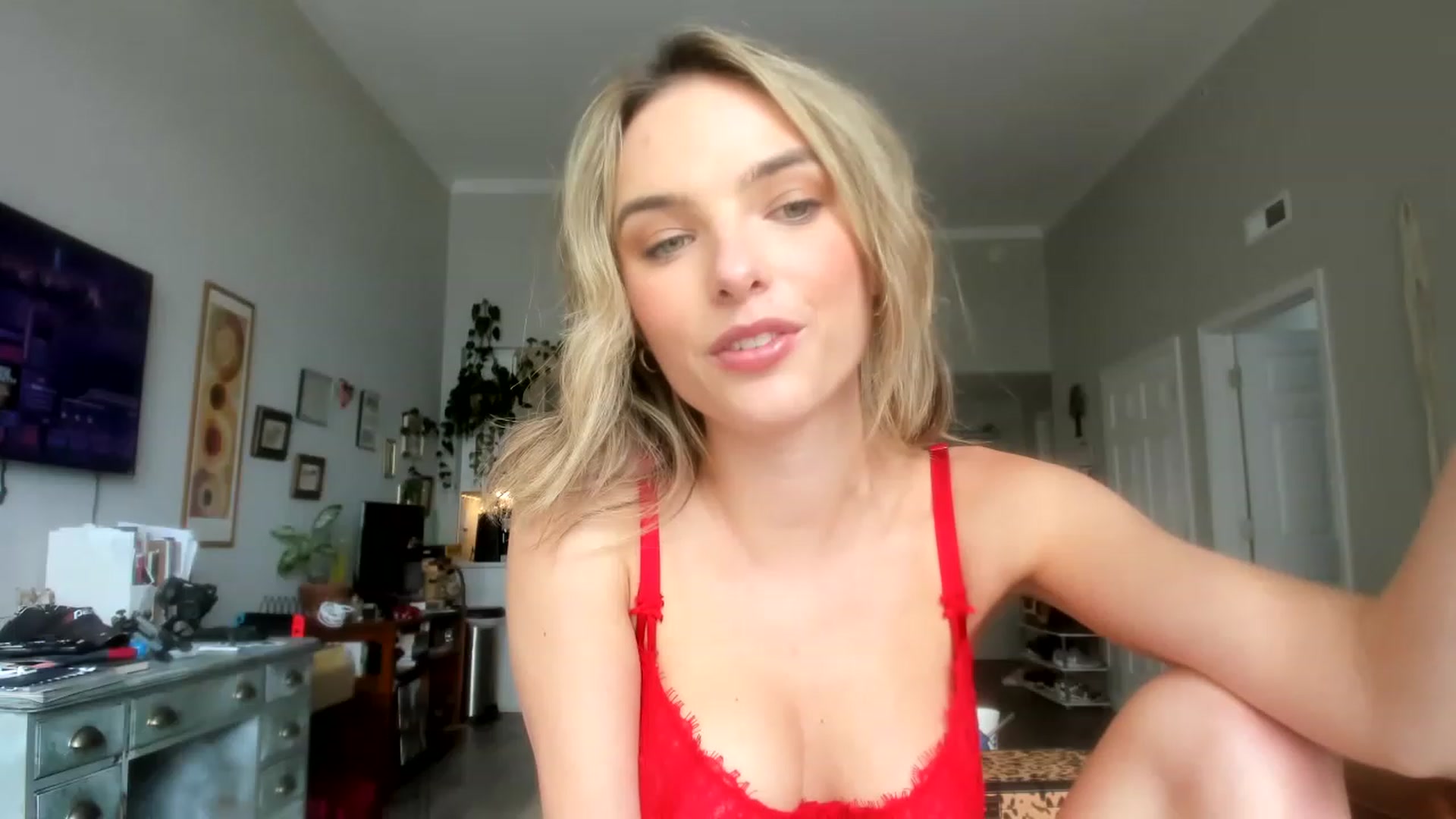 Gallery image thumbnail from DDelightful69's myfreecams stream on, 06/19/2023, 22:29 image 1 of 20