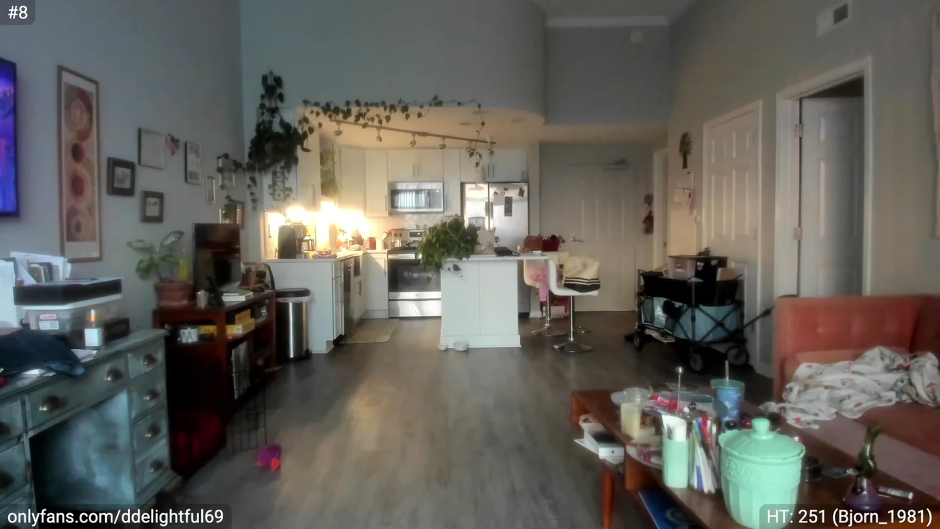 Gallery image thumbnail from DDelightful69's myfreecams stream on, 07/03/2023, 24:31 image 8 of 20