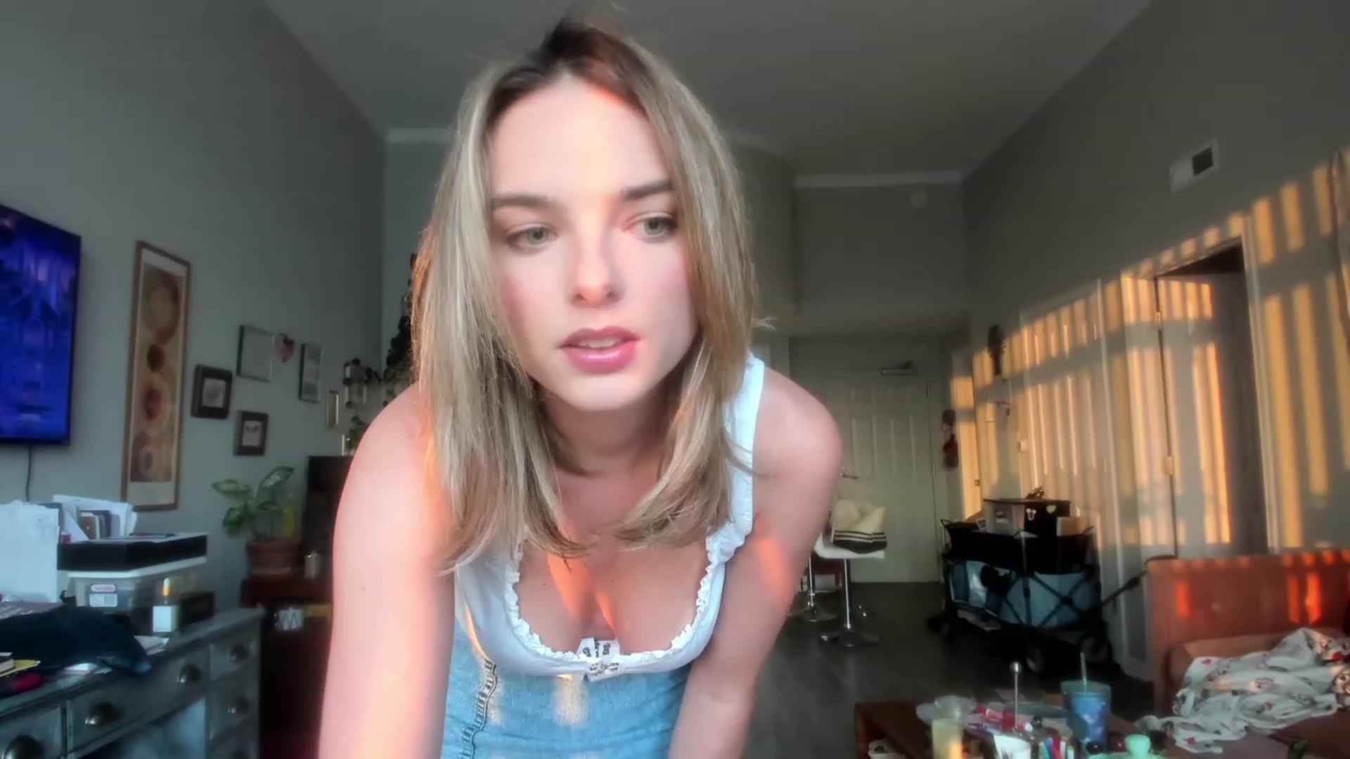 Gallery image thumbnail from DDelightful69's myfreecams stream on, 07/03/2023, 24:31 image 2 of 20