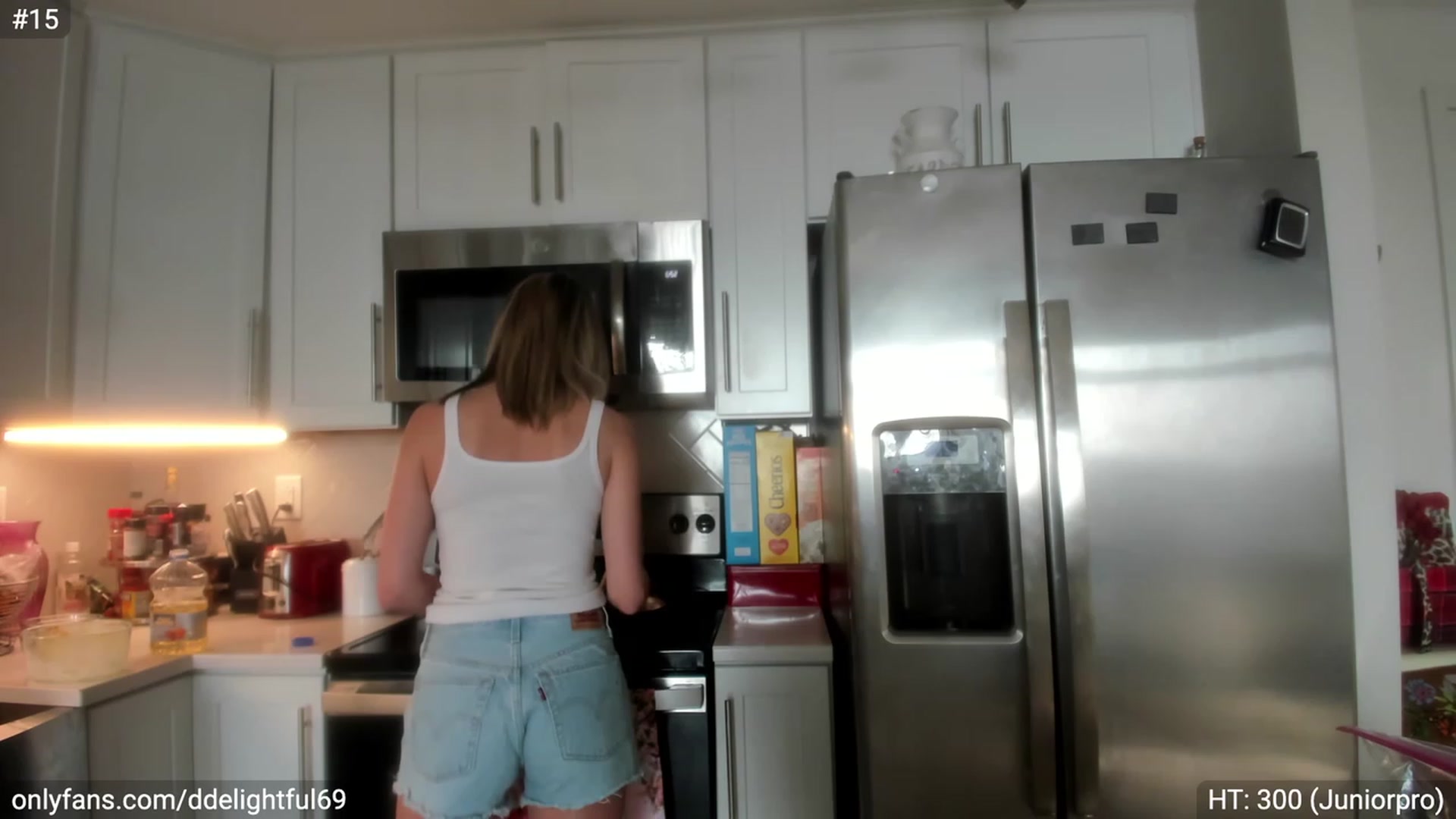 Gallery image thumbnail from DDelightful69's myfreecams stream on, 07/06/2023, 24:06 image 10 of 20