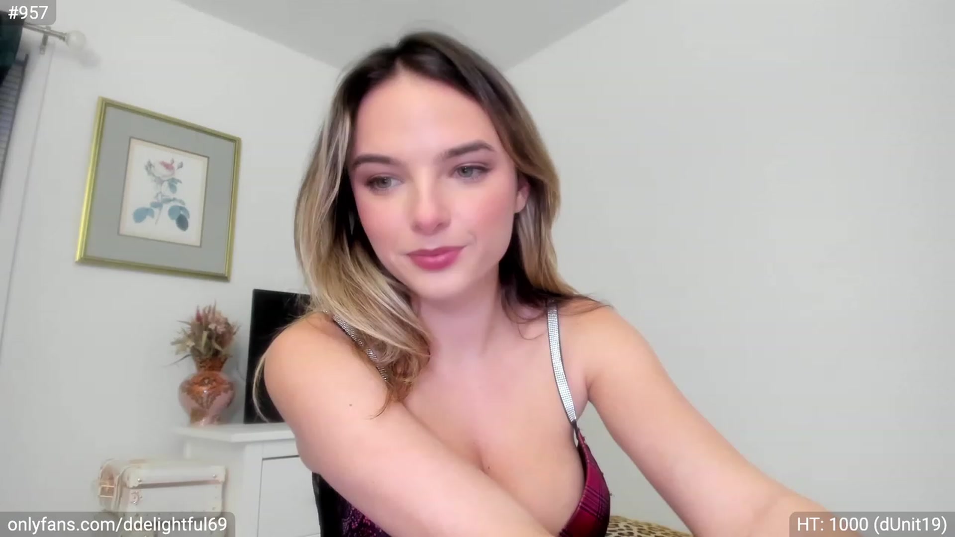 Gallery image thumbnail from DDelightful69's myfreecams stream on, 12/15/2023, 24:48 image 13 of 20