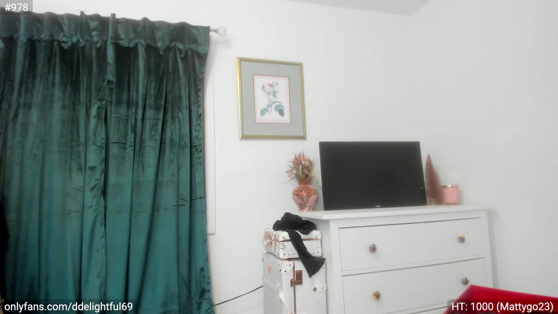 Gallery image thumbnail from DDelightful69's myfreecams stream on, 12/17/2023, 24:30 image 1 of 20