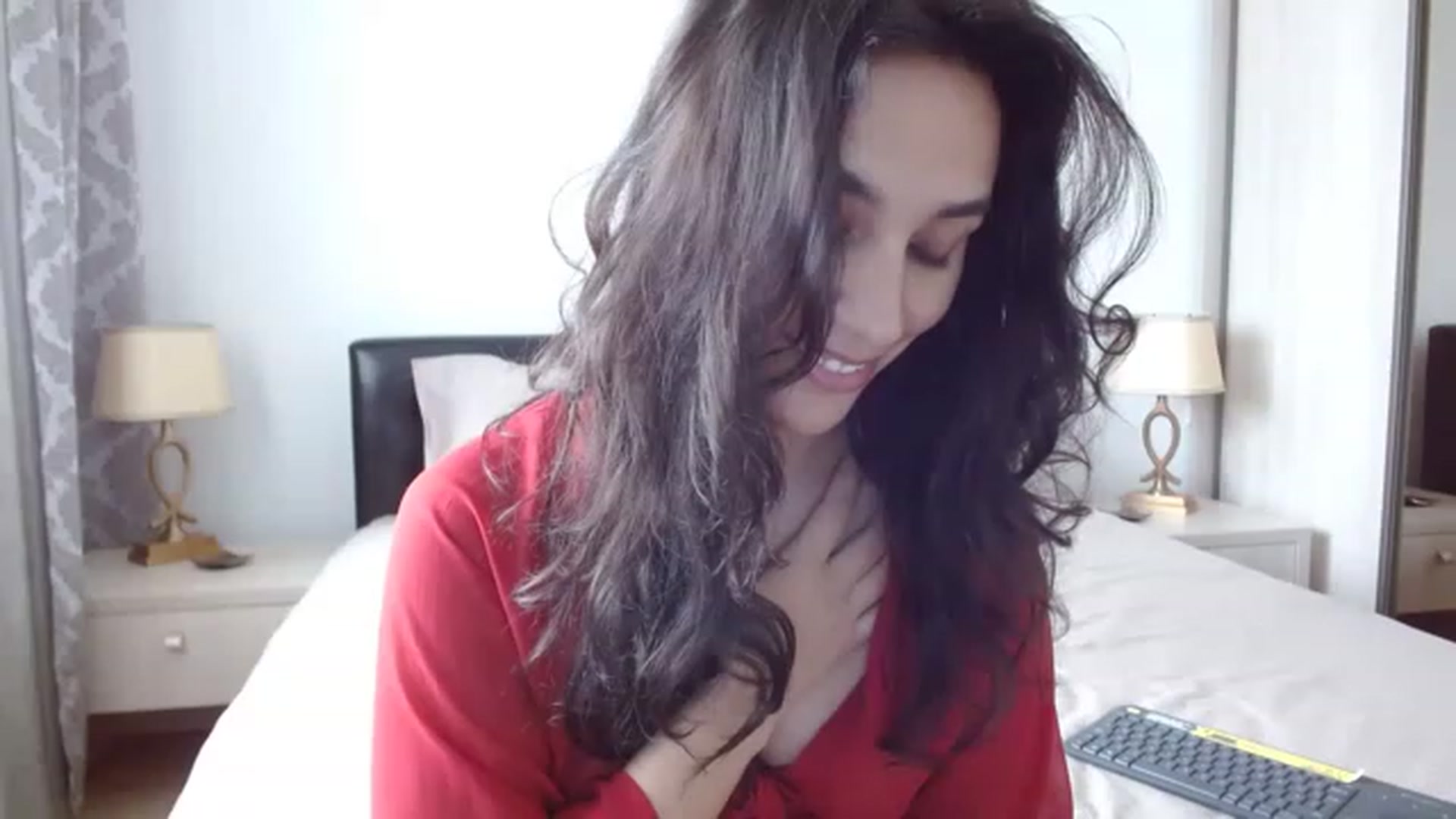 Gallery image thumbnail from DEAR_AMORE's myfreecams stream on, 04/20/2023, 11:55 image 16 of 20