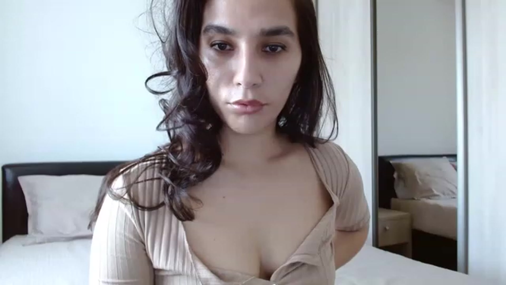 Gallery image thumbnail from DEAR_AMORE's myfreecams stream on, 04/22/2023, 09:54 image 3 of 20