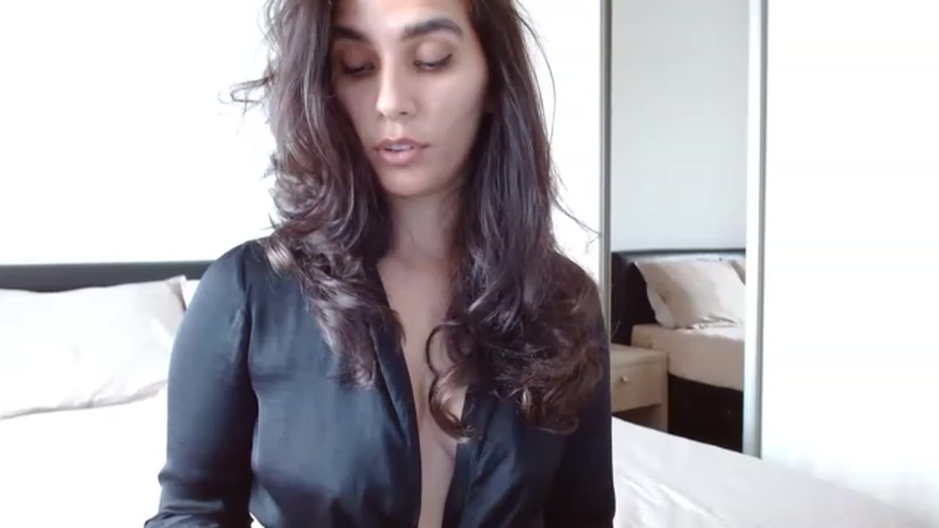 Gallery image thumbnail from DEAR_AMORE's myfreecams stream on, 04/25/2023, 12:59 image 12 of 20