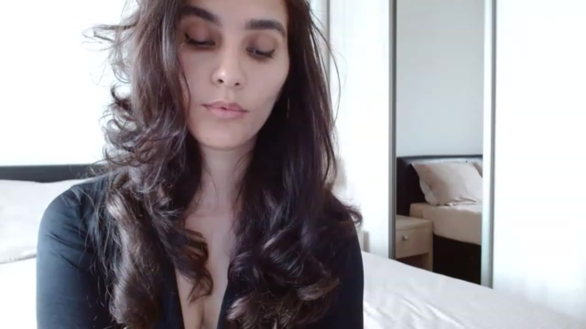 Gallery image thumbnail from DEAR_AMORE's myfreecams stream on, 04/25/2023, 12:59 image 10 of 20