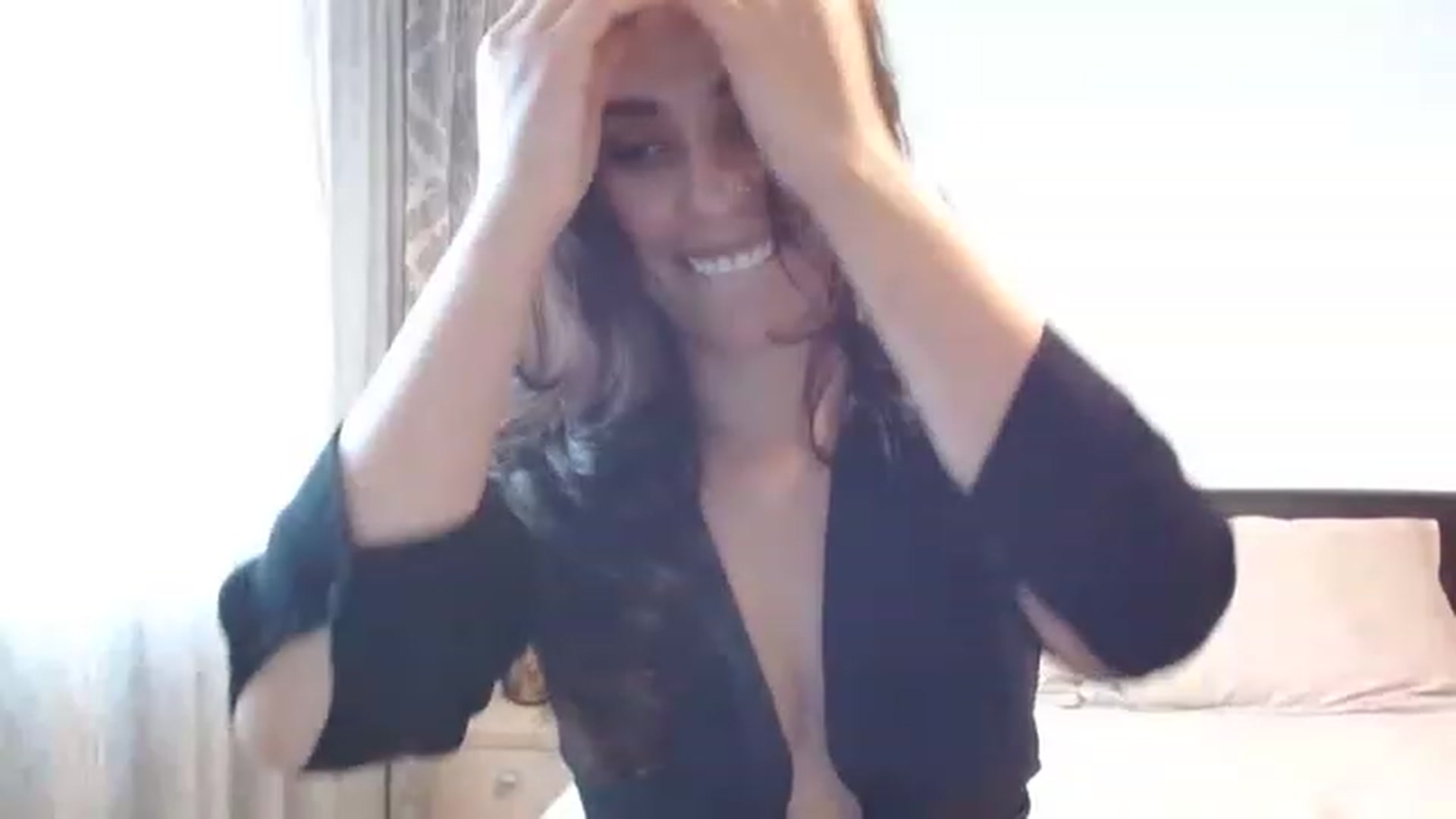Gallery image thumbnail from DEAR_AMORE's myfreecams stream on, 04/25/2023, 14:04 image 13 of 20