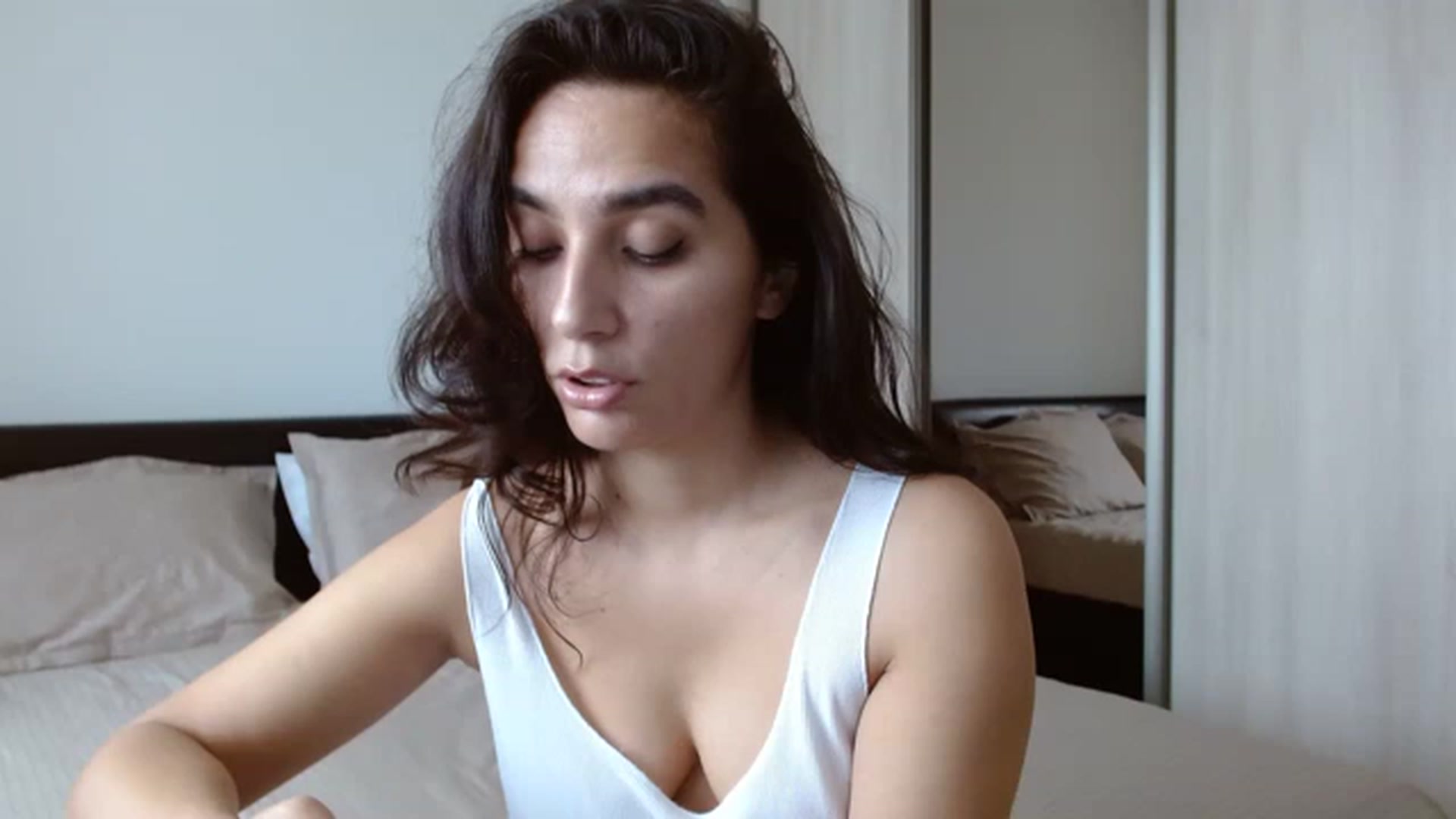 Gallery image thumbnail from DEAR_AMORE's myfreecams stream on, 04/27/2023, 10:56 image 3 of 20