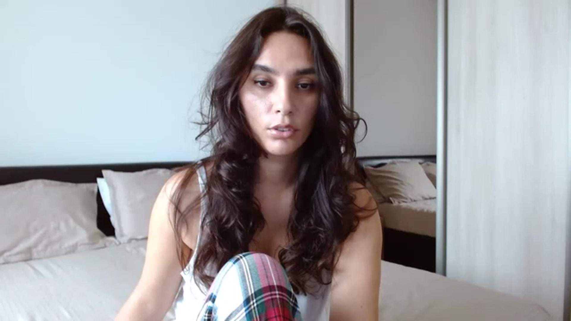 Gallery image thumbnail from DEAR_AMORE's myfreecams stream on, 04/27/2023, 10:56 image 18 of 20
