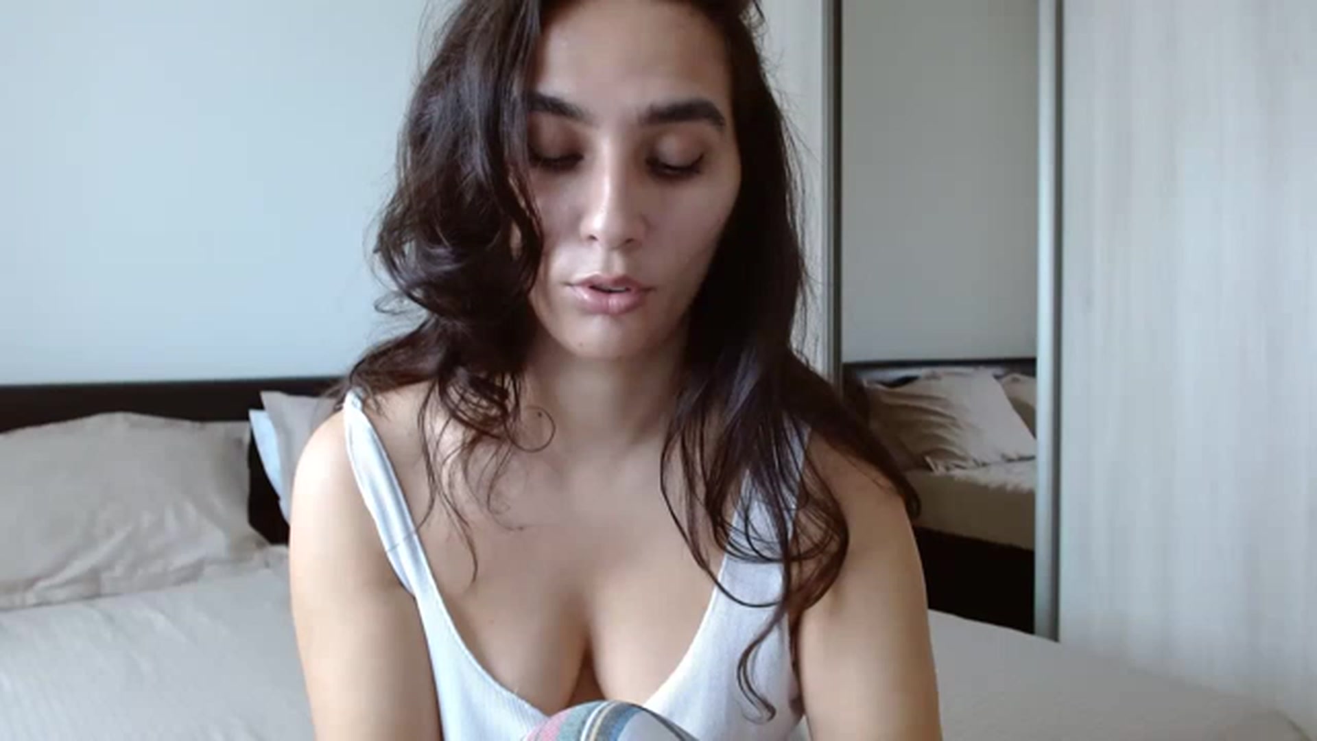 Gallery image thumbnail from DEAR_AMORE's myfreecams stream on, 04/27/2023, 10:56 image 1 of 20