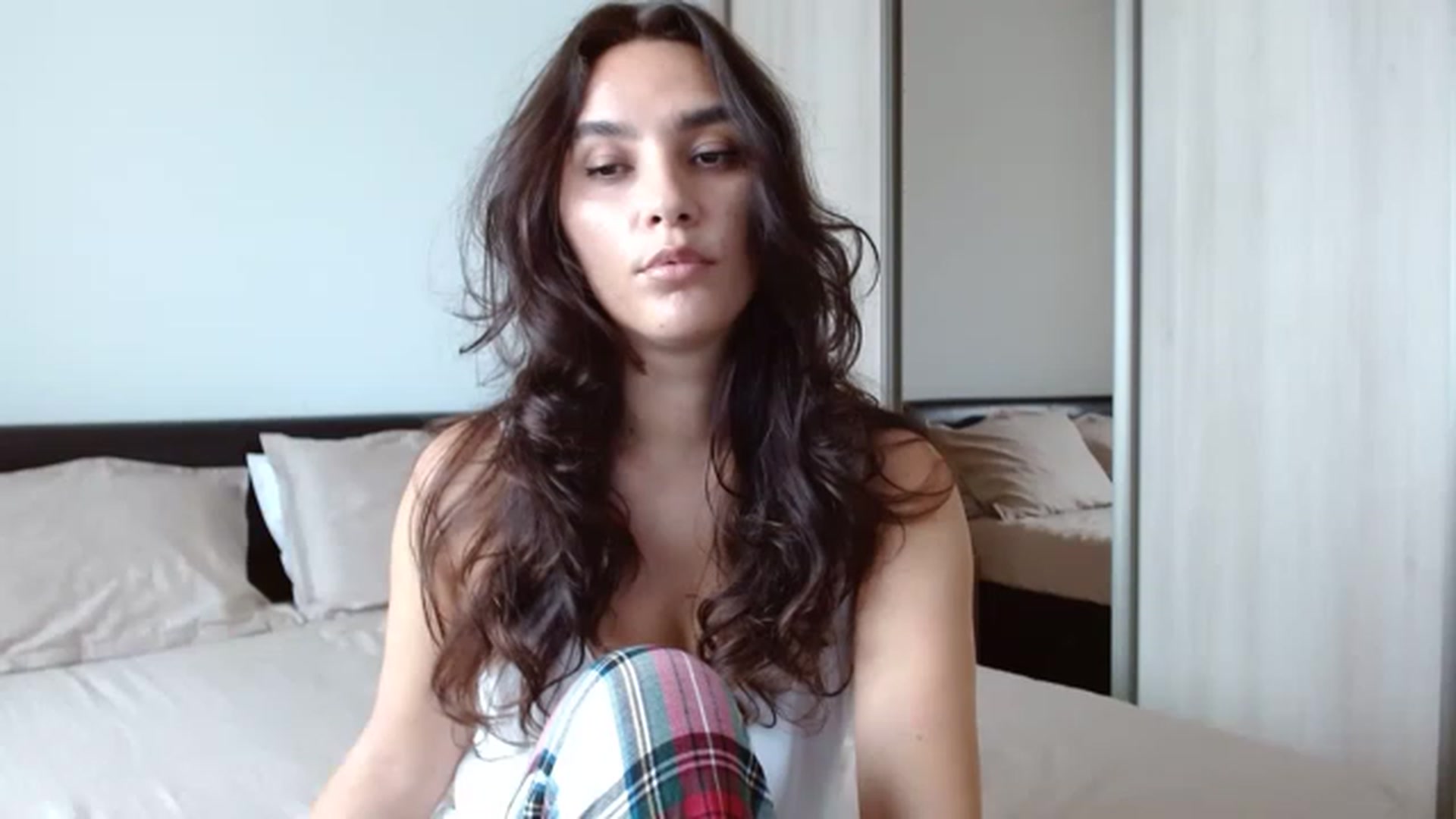 Gallery image thumbnail from DEAR_AMORE's myfreecams stream on, 04/27/2023, 10:56 image 17 of 20