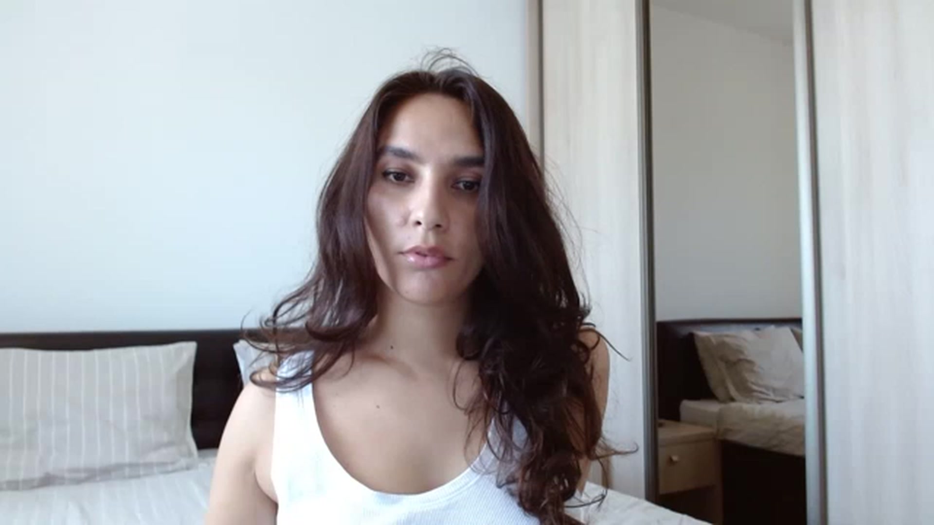 Gallery image thumbnail from DEAR_AMORE's myfreecams stream on, 05/06/2023, 11:38 image 9 of 20