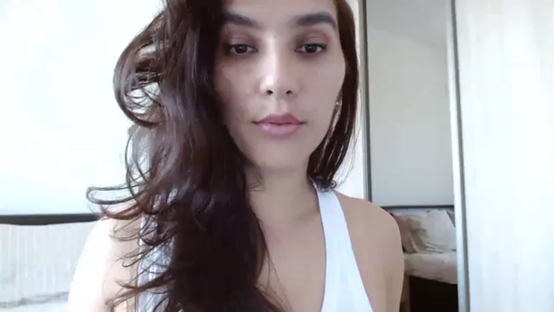 Gallery image thumbnail from DEAR_AMORE's myfreecams stream on, 05/06/2023, 11:38 image 5 of 20