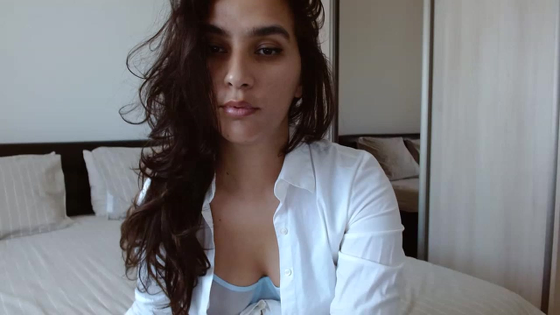 Gallery image thumbnail from DEAR_AMORE's myfreecams stream on, 05/07/2023, 10:50 image 17 of 20