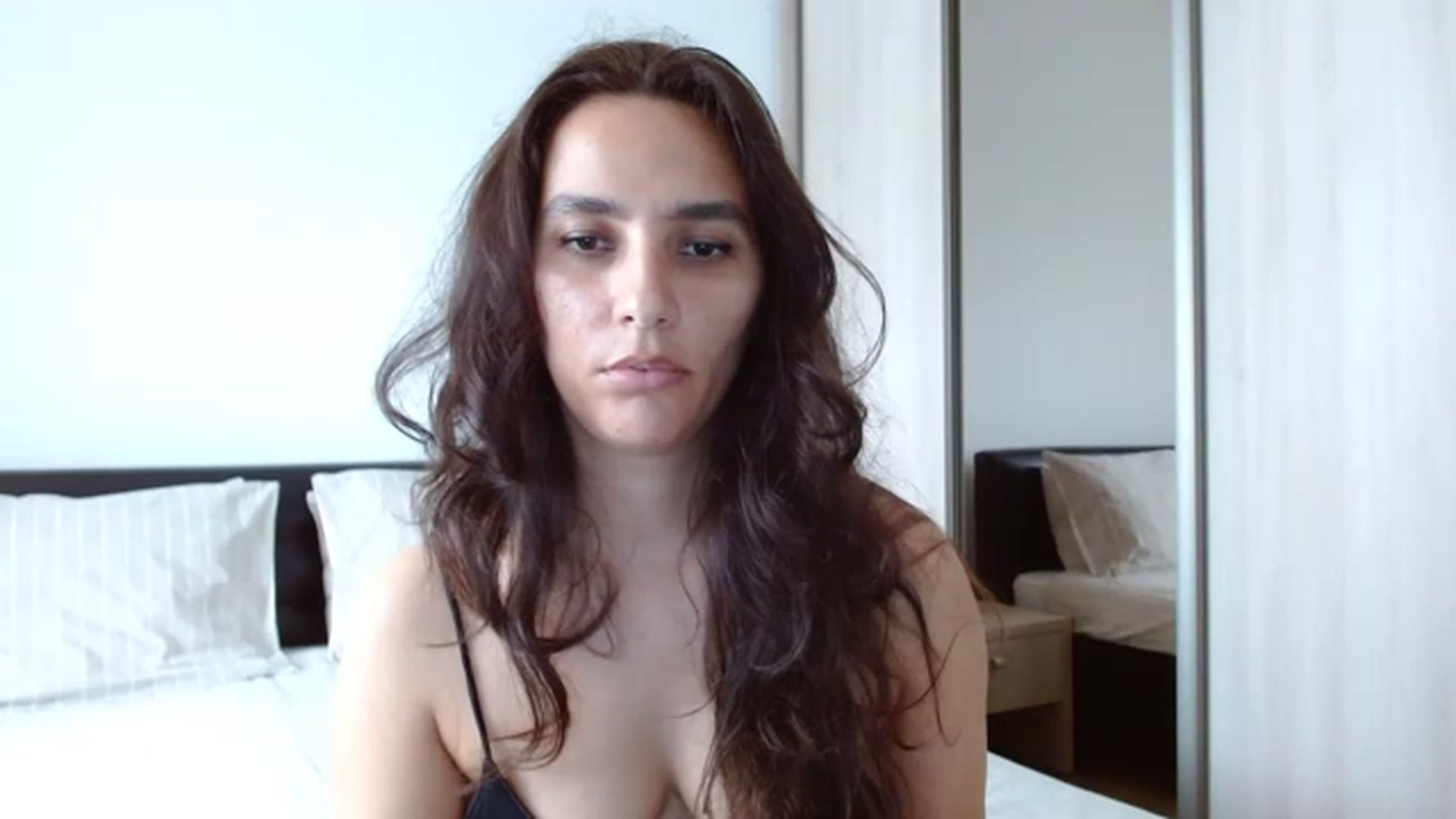 Gallery image thumbnail from DEAR_AMORE's myfreecams stream on, 05/09/2023, 10:56 image 5 of 20