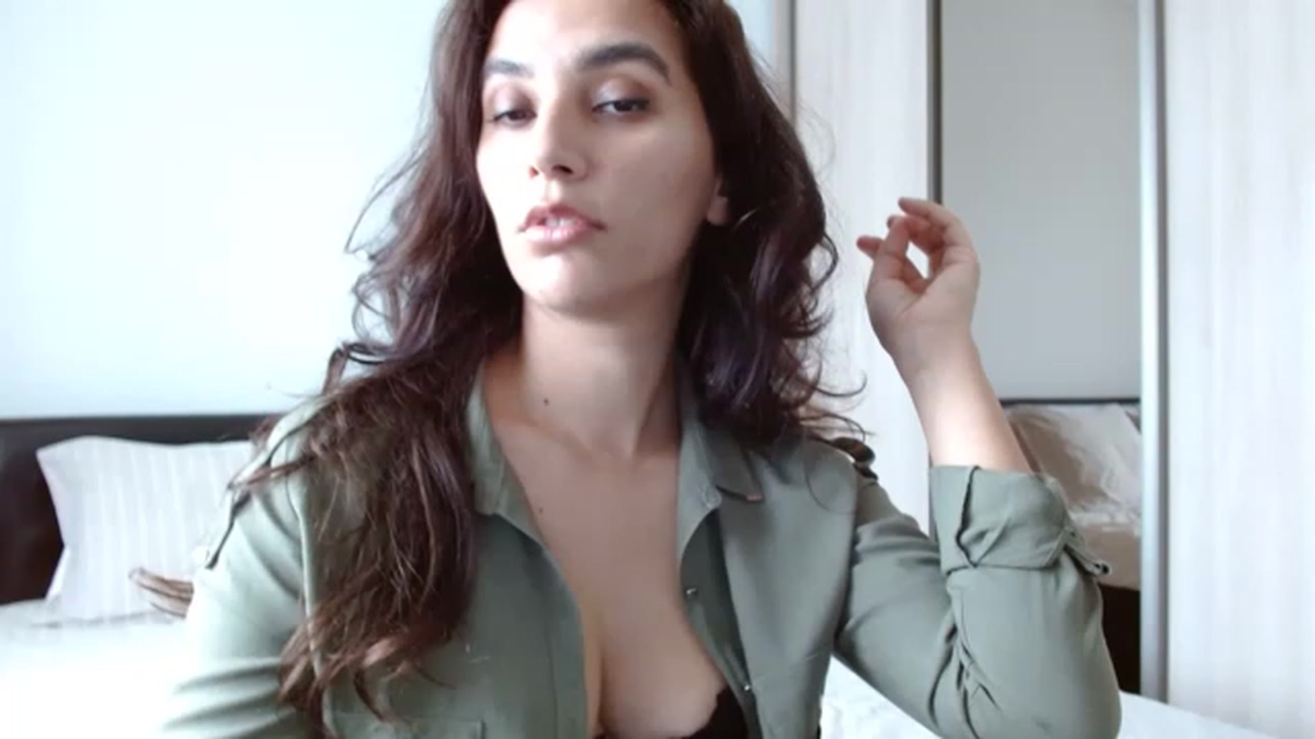 Gallery image thumbnail from DEAR_AMORE's myfreecams stream on, 05/13/2023, 11:10 image 15 of 20