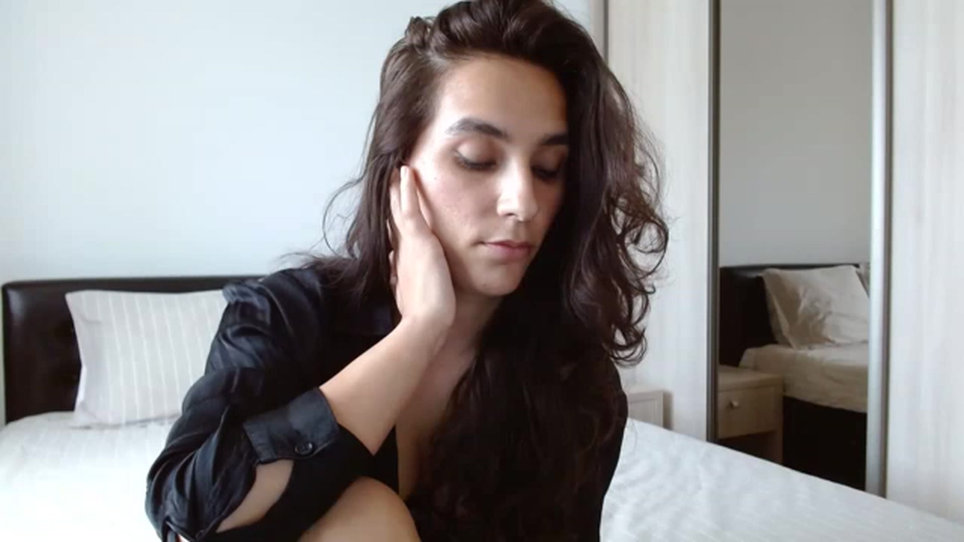Gallery image thumbnail from DEAR_AMORE's myfreecams stream on, 05/16/2023, 13:00 image 20 of 20