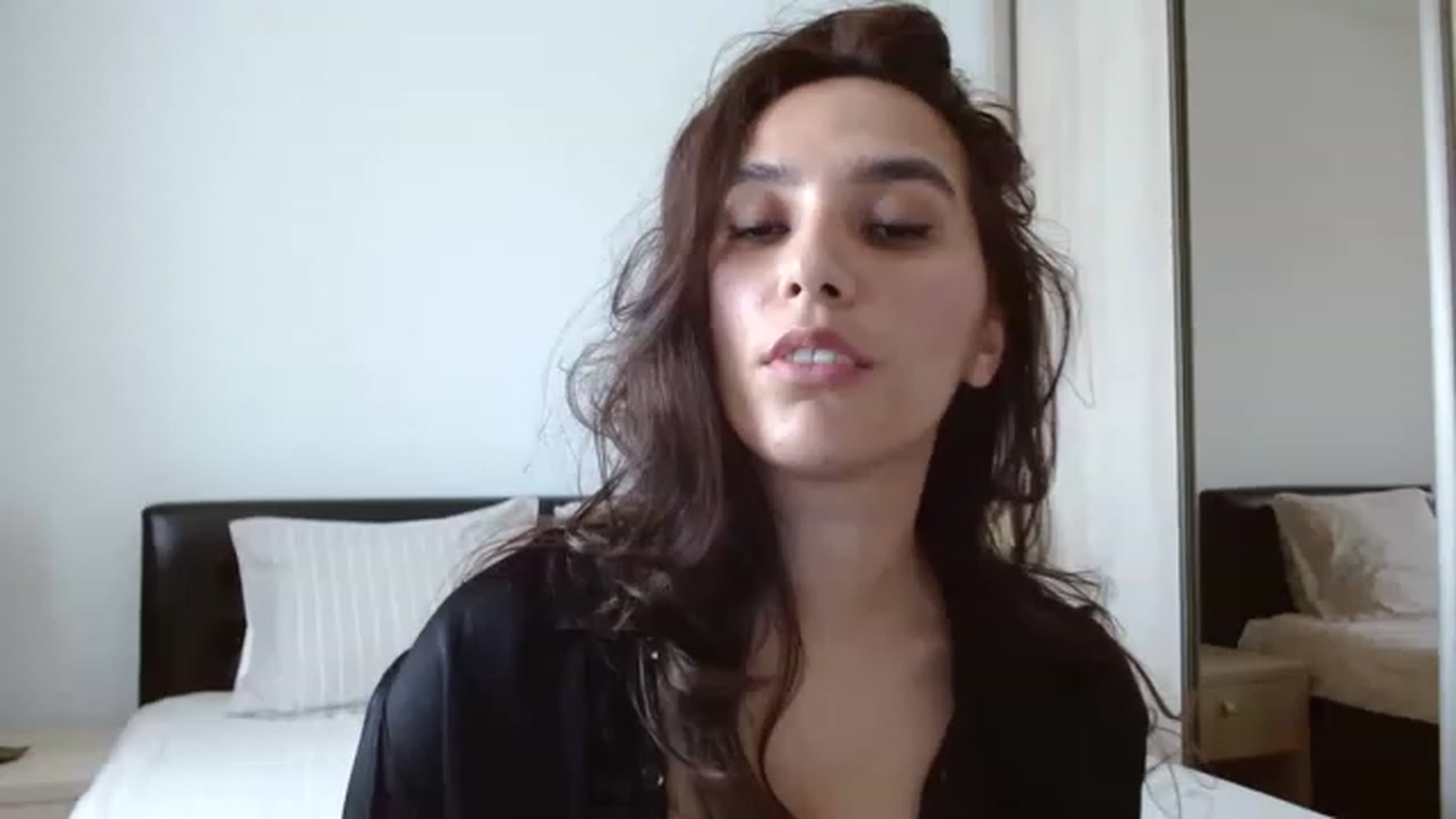 Gallery image thumbnail from DEAR_AMORE's myfreecams stream on, 05/16/2023, 13:00 image 14 of 20