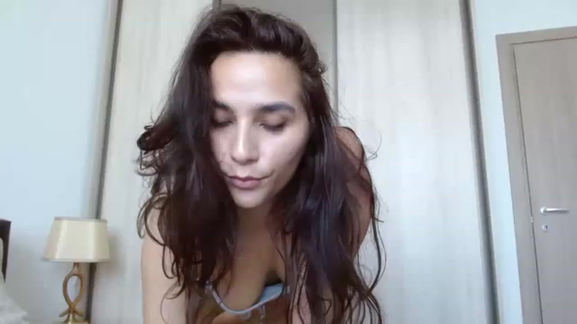 Gallery image thumbnail from DEAR_AMORE's myfreecams stream on, 05/20/2023, 12:31 image 13 of 20