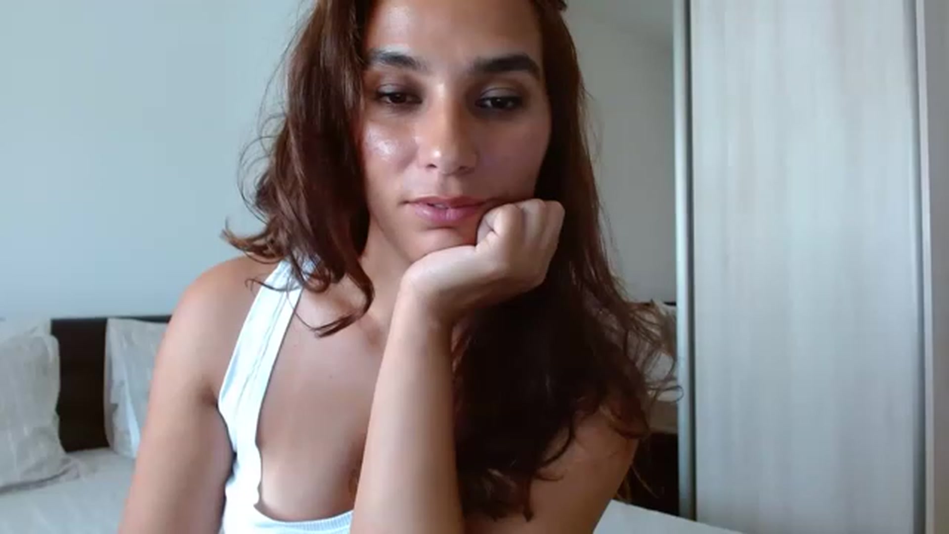 Gallery image thumbnail from DEAR_AMORE's myfreecams stream on, 06/22/2023, 13:46 image 13 of 20
