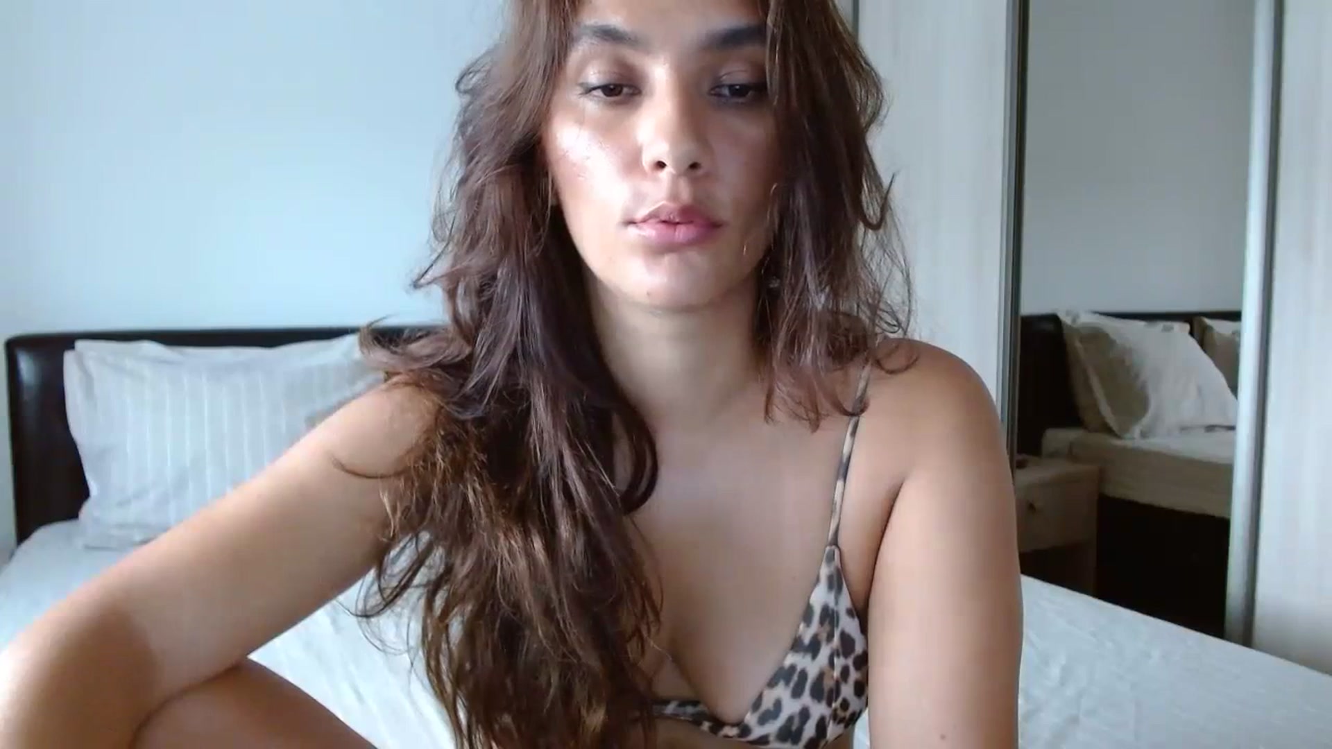 Gallery image thumbnail from DEAR_AMORE's myfreecams stream on, 07/03/2023, 11:33 image 14 of 20