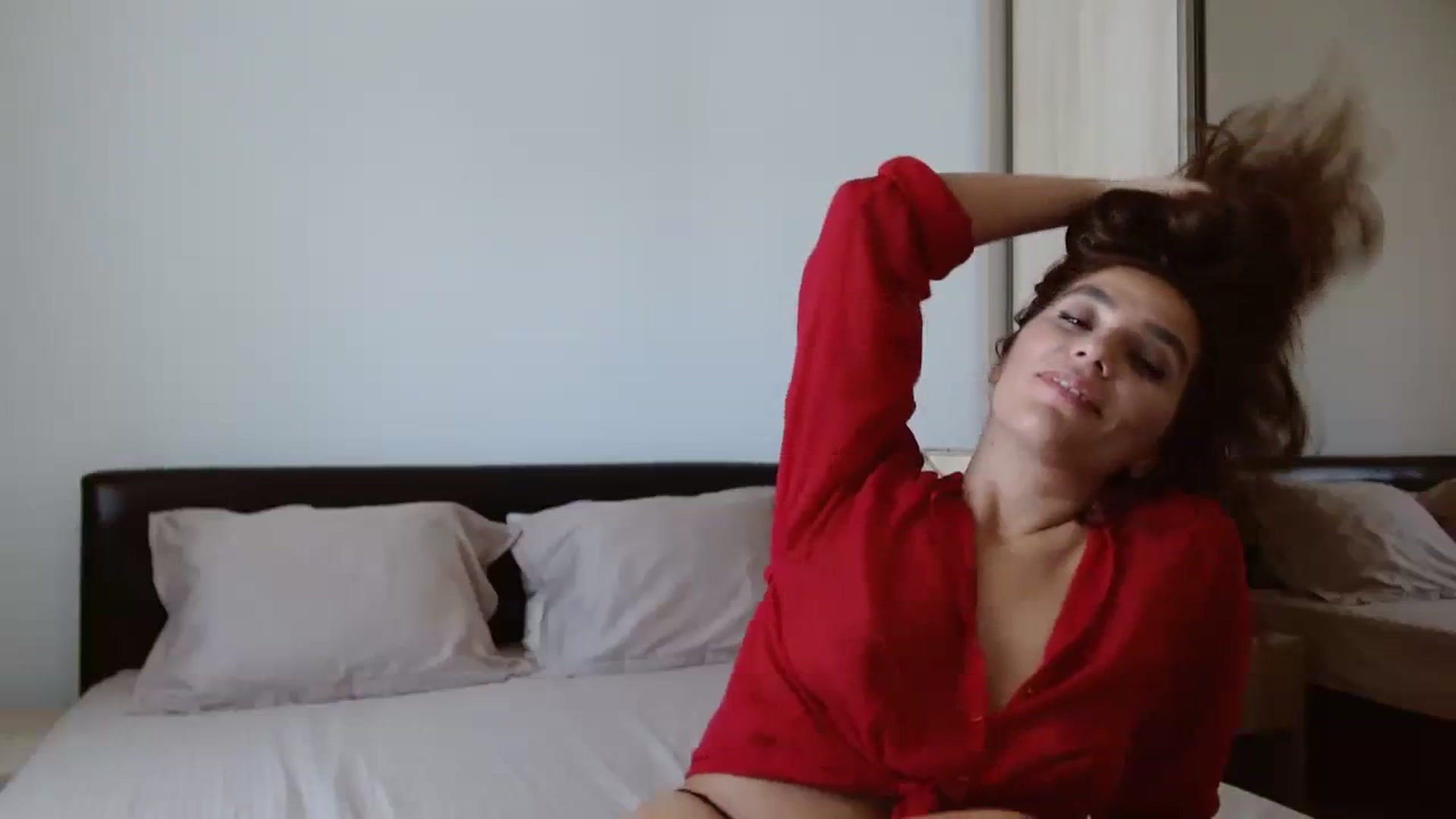 Gallery image thumbnail from DEAR_AMORE's myfreecams stream on, 08/12/2023, 12:45 image 5 of 20