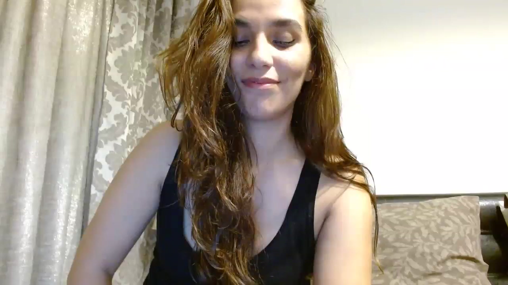 Gallery image thumbnail from DEAR_AMORE's myfreecams stream on, 10/08/2023, 02:35 image 14 of 20