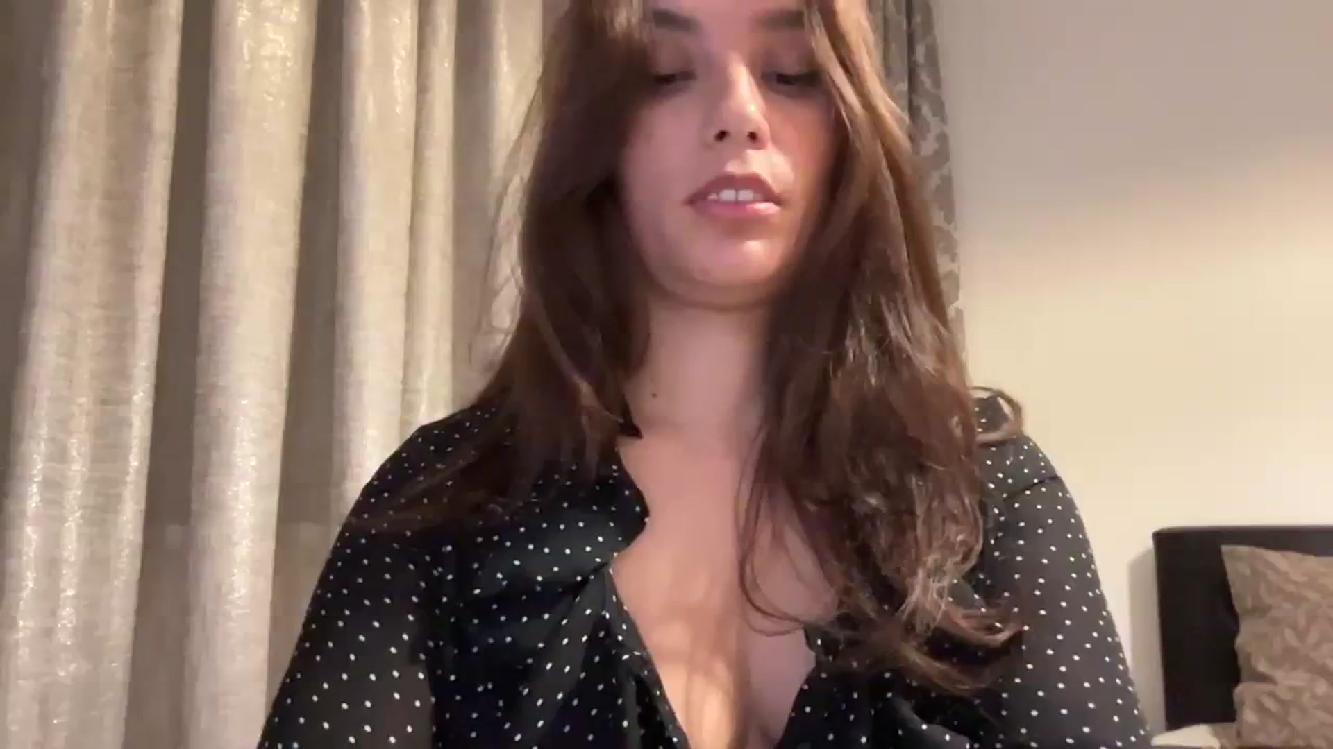 Gallery image thumbnail from DEAR_AMORE's myfreecams stream on, 10/22/2023, 01:14 image 2 of 20