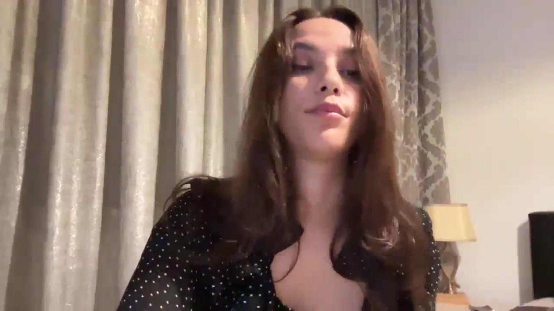 Gallery image thumbnail from DEAR_AMORE's myfreecams stream on, 10/22/2023, 01:14 image 16 of 20