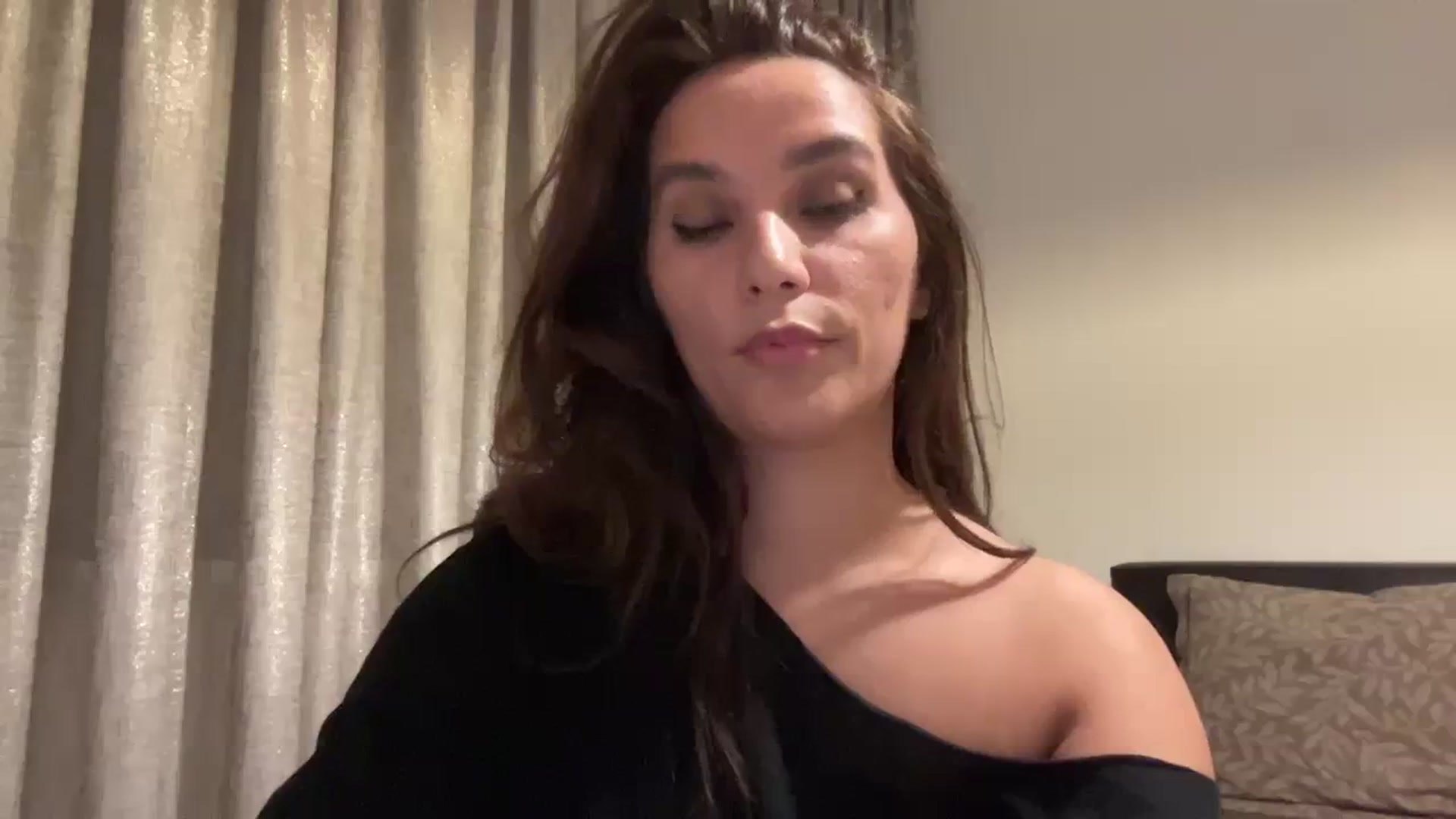 Gallery image thumbnail from DEAR_AMORE's myfreecams stream on, 10/23/2023, 24:10 image 6 of 20