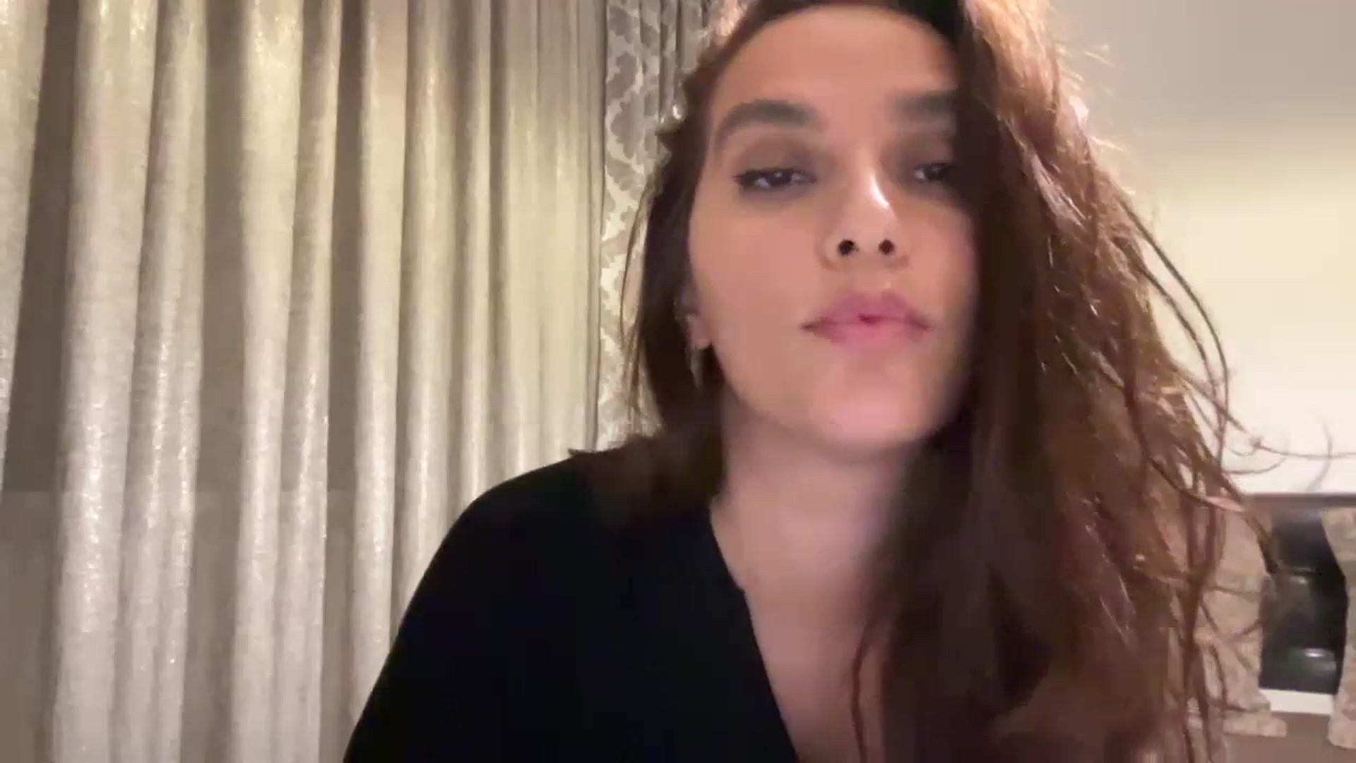 Gallery image thumbnail from DEAR_AMORE's myfreecams stream on, 10/23/2023, 24:10 image 13 of 20