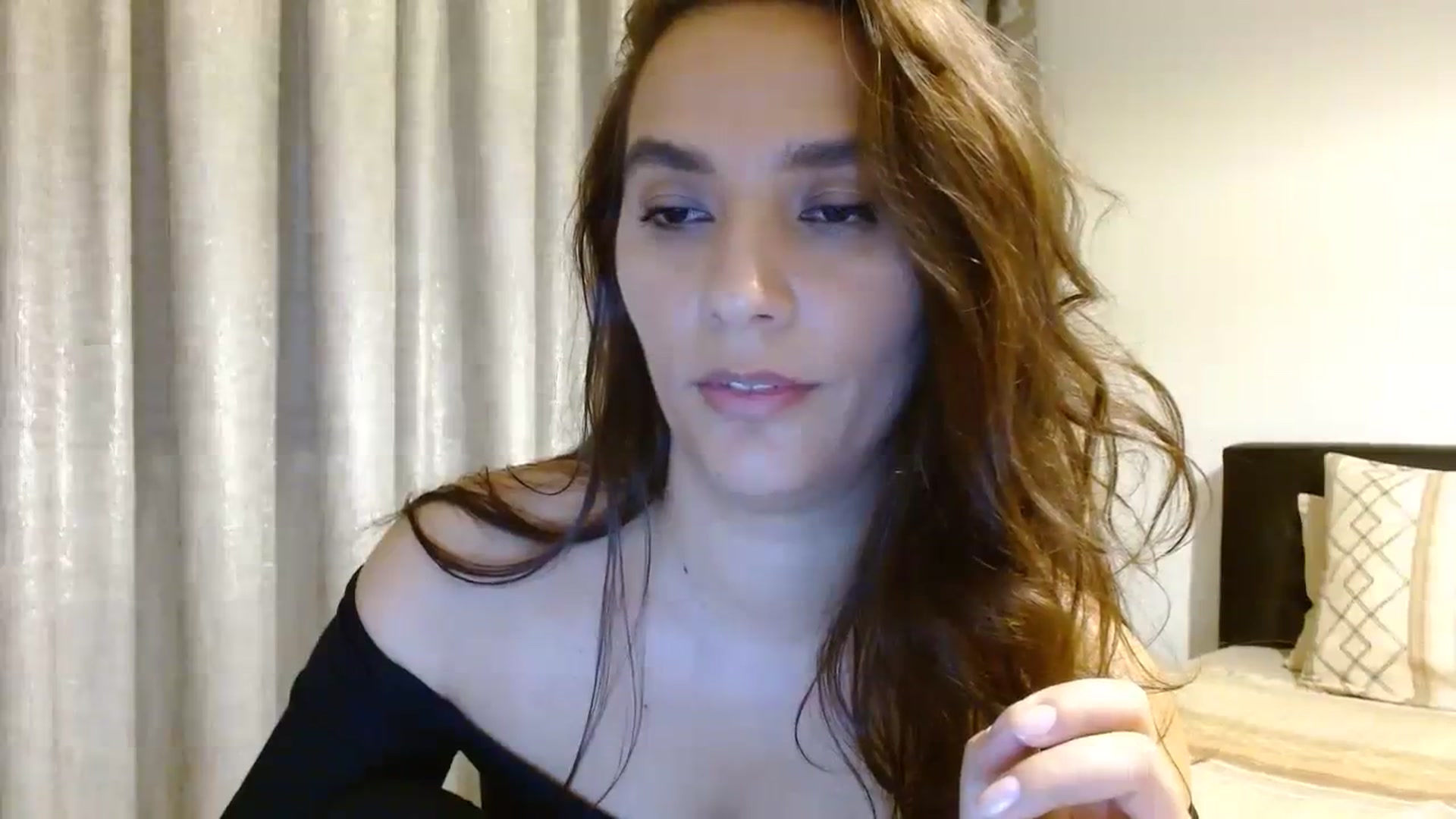 Gallery image thumbnail from DEAR_AMORE's myfreecams stream on, 11/03/2023, 24:50 image 18 of 20